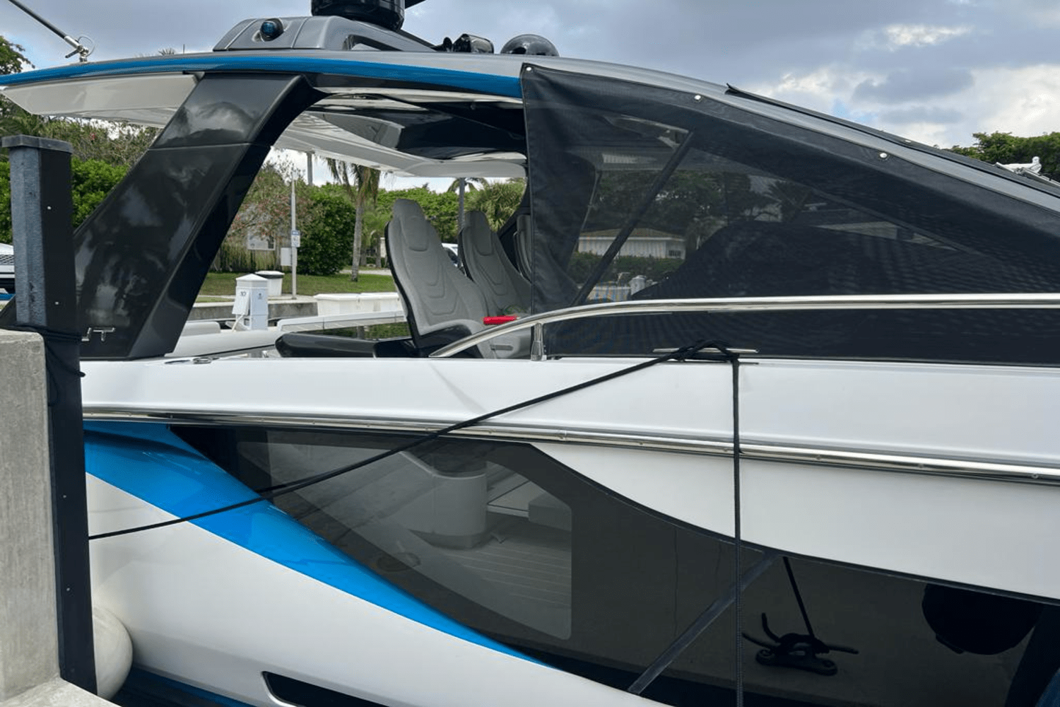 Slide: The Image of Azimut 42 VERVE 2022 - 8