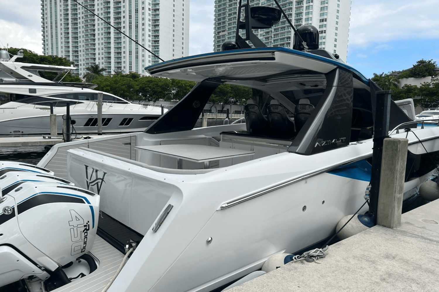 Slide: The Image of Azimut 42 VERVE 2022 - 9