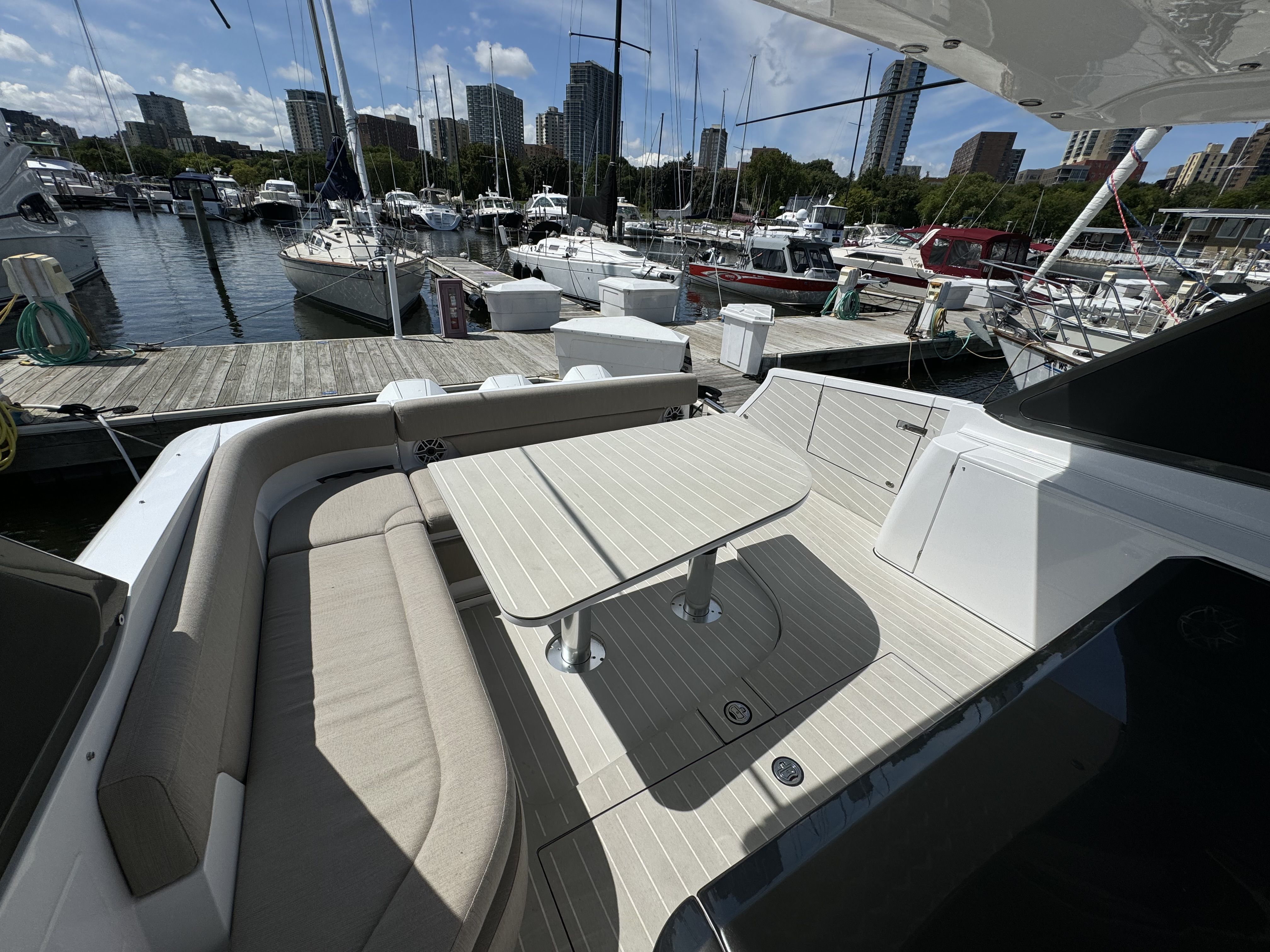 Slide: The Image of Azimut 42 VERVE 2024 - 11