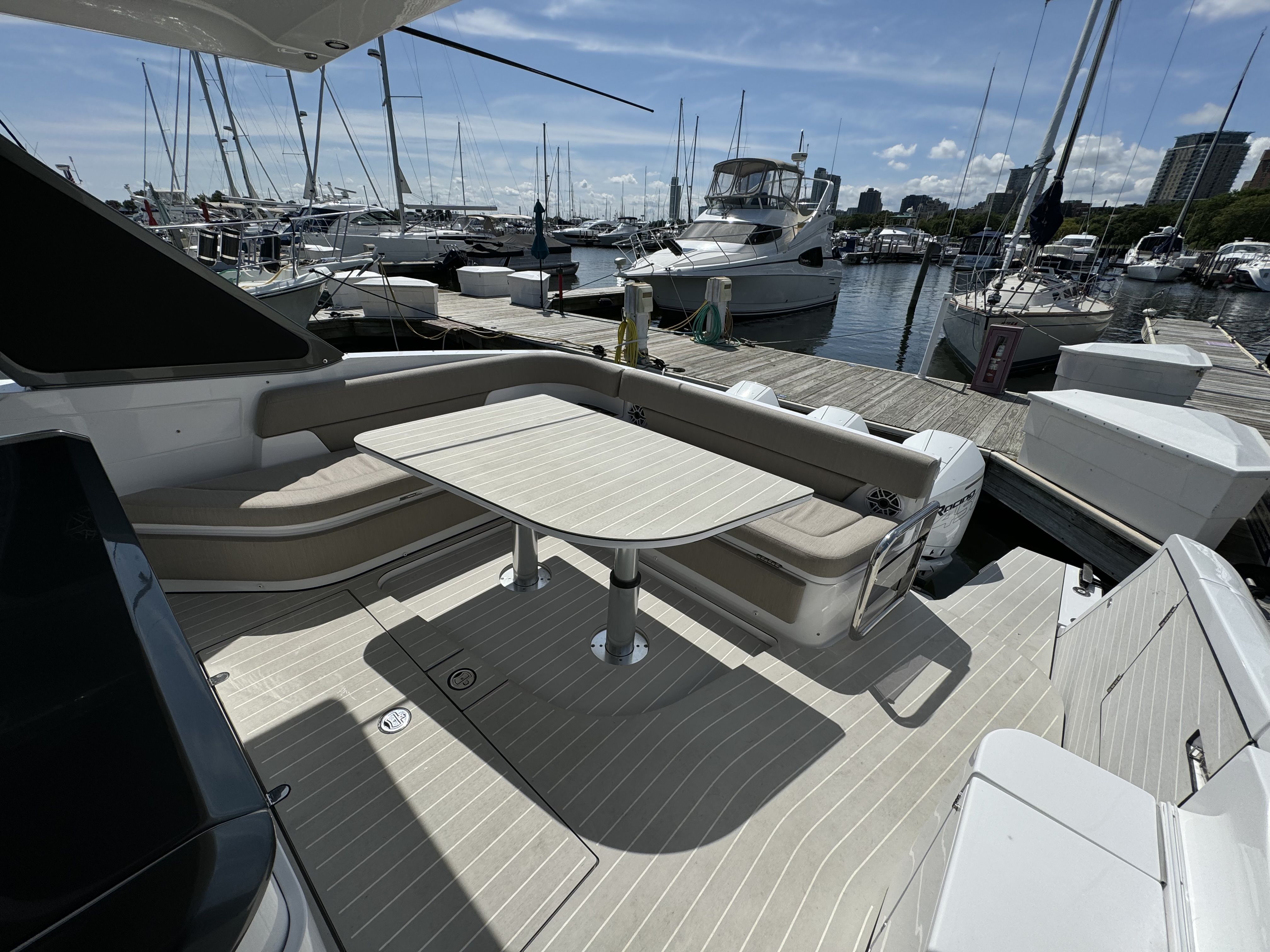 Slide: The Image of Azimut 42 VERVE 2024 - 12