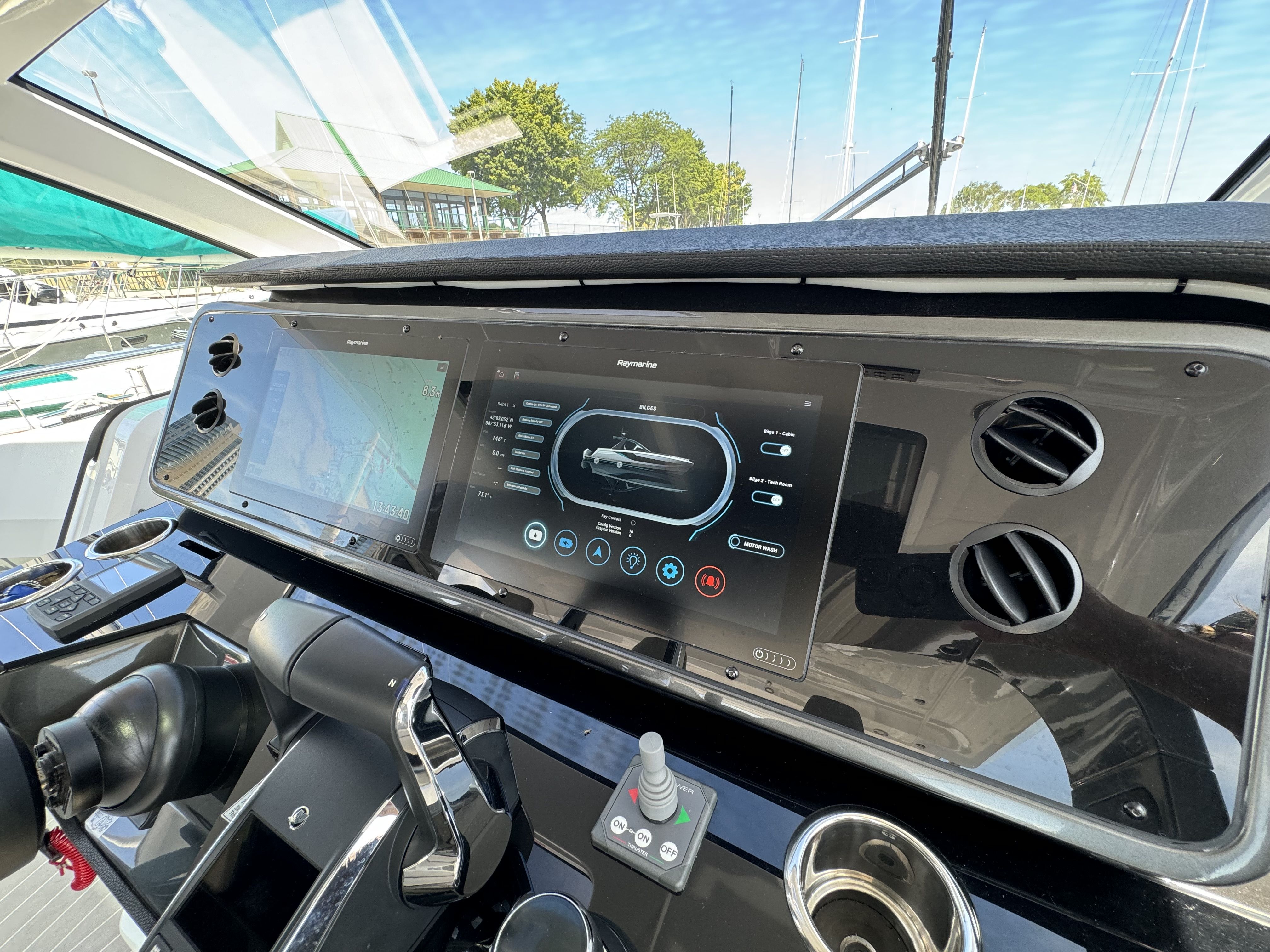 Slide: The Image of Azimut 42 VERVE 2024 - 19