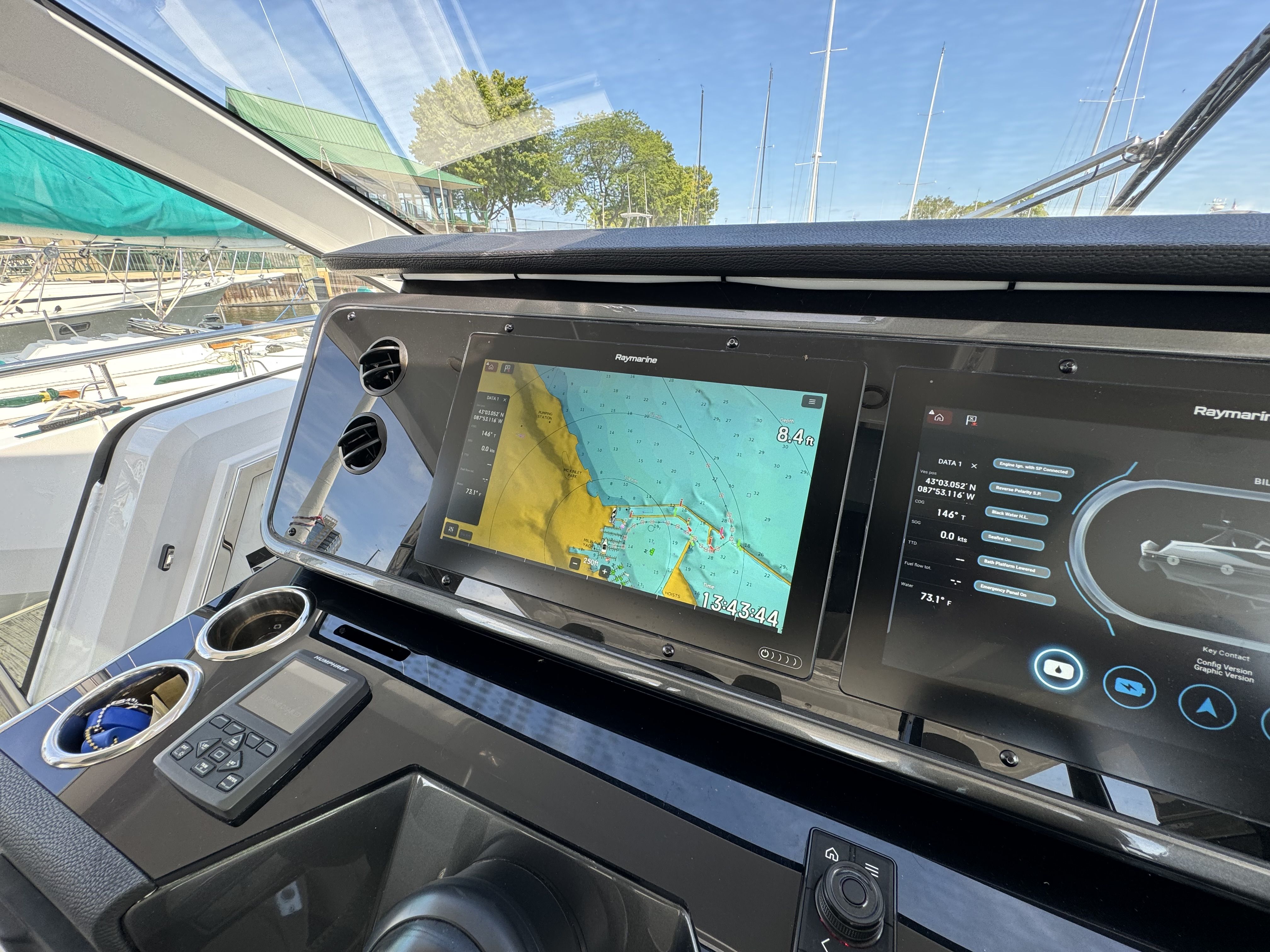 Slide: The Image of Azimut 42 VERVE 2024 - 20