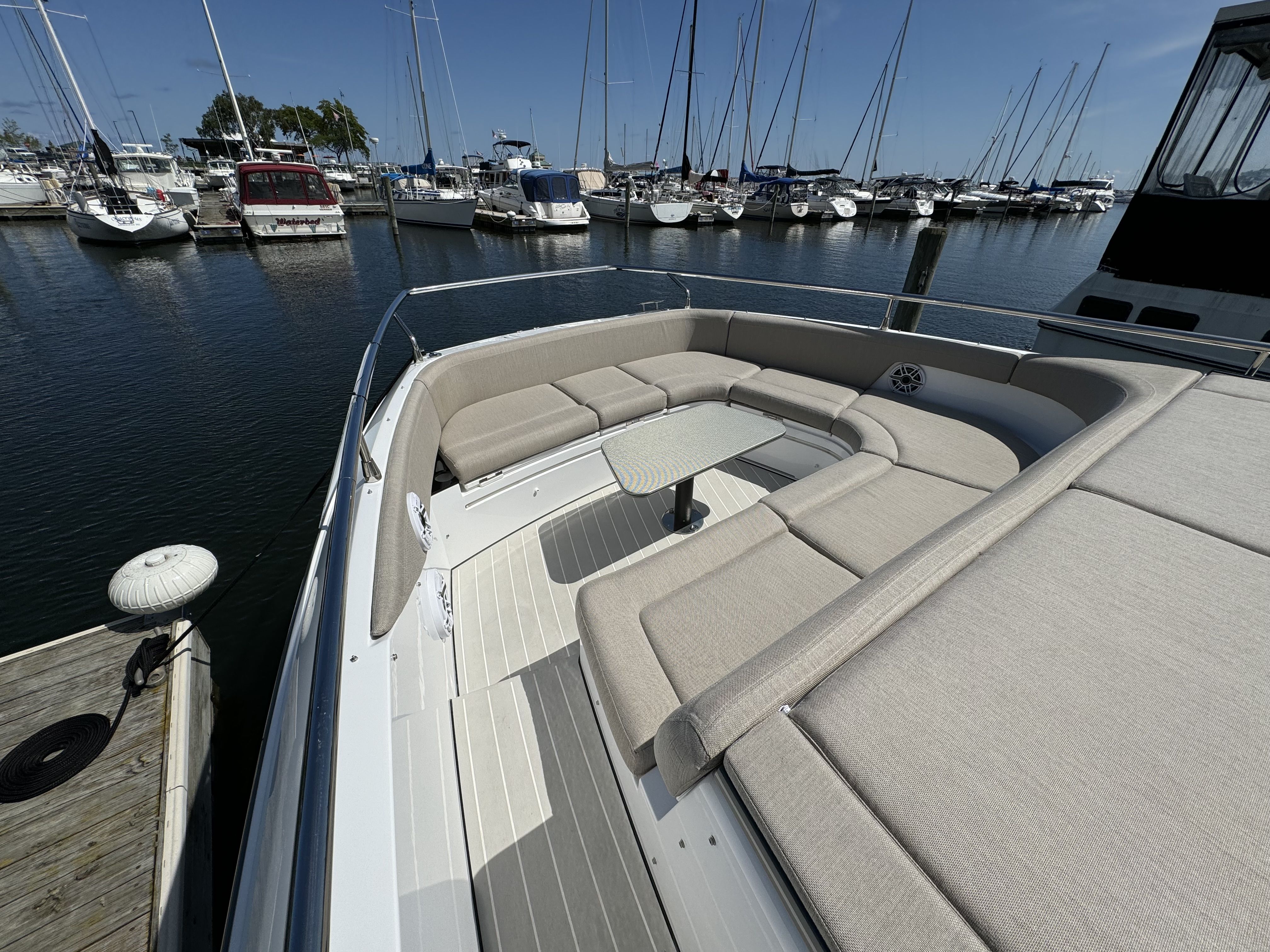 Slide: The Image of Azimut 42 VERVE 2024 - 27