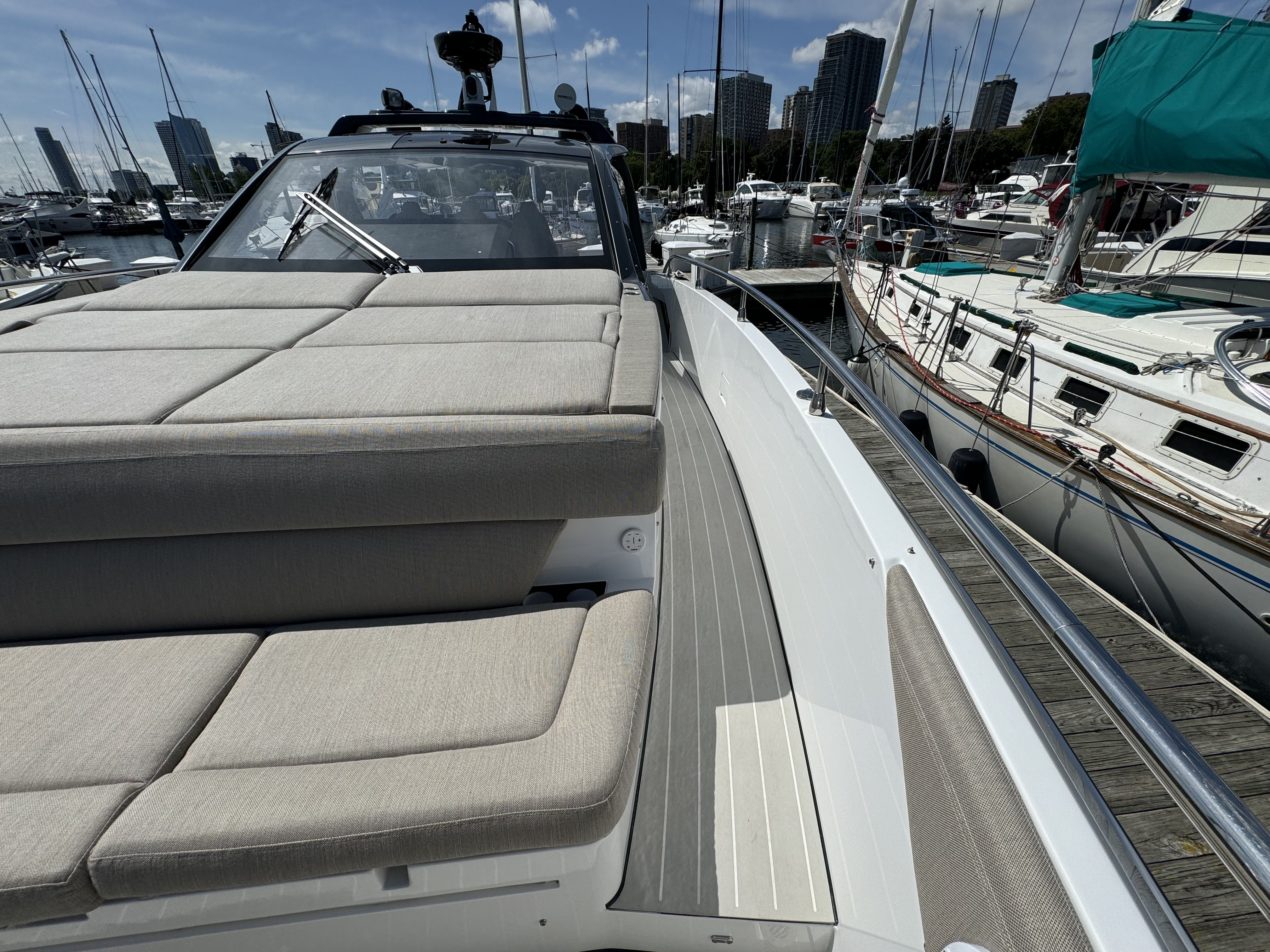 Slide: The Image of Azimut 42 VERVE 2024 - 29