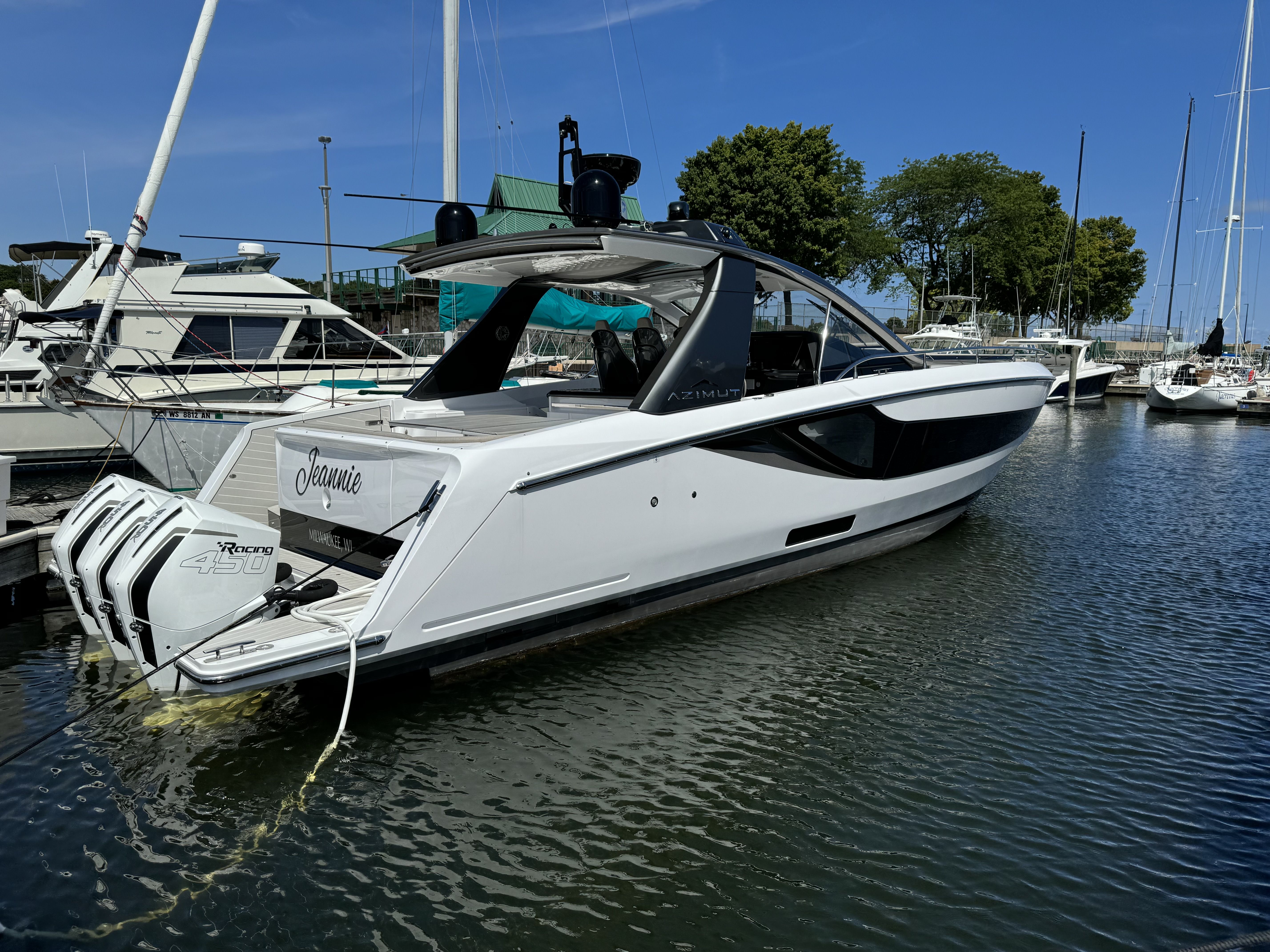 Slide: The Image of Azimut 42 VERVE 2024 - 3
