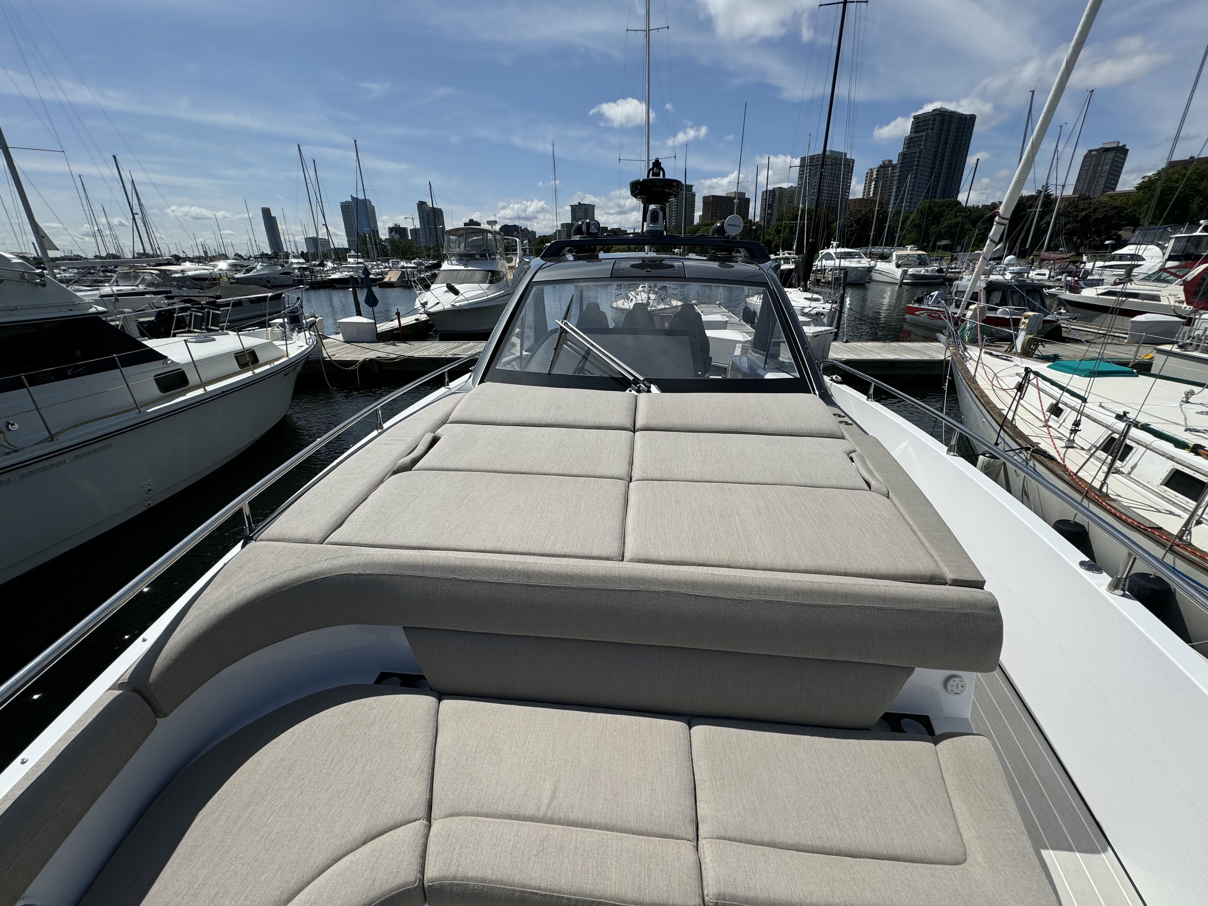 Slide: The Image of Azimut 42 VERVE 2024 - 30