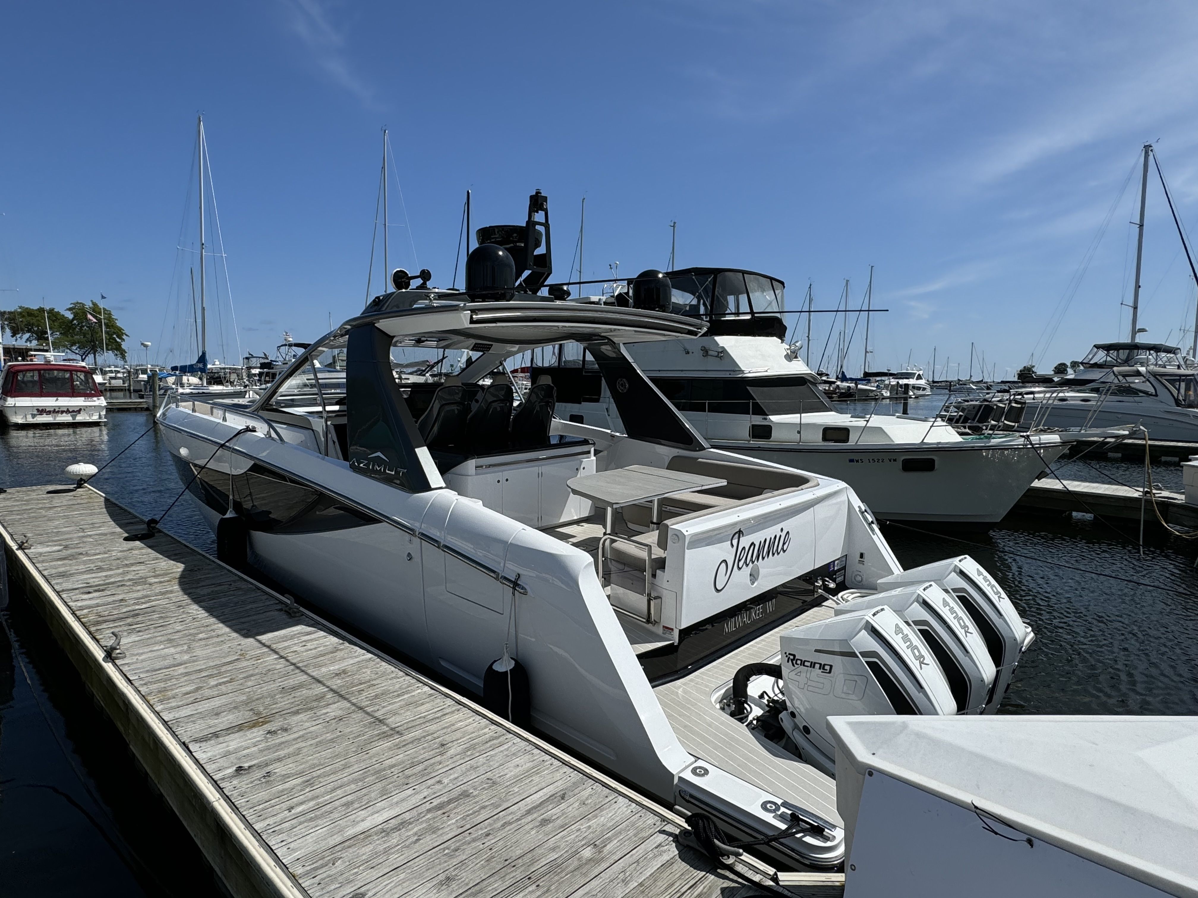 Slide: The Image of Azimut 42 VERVE 2024 - 6