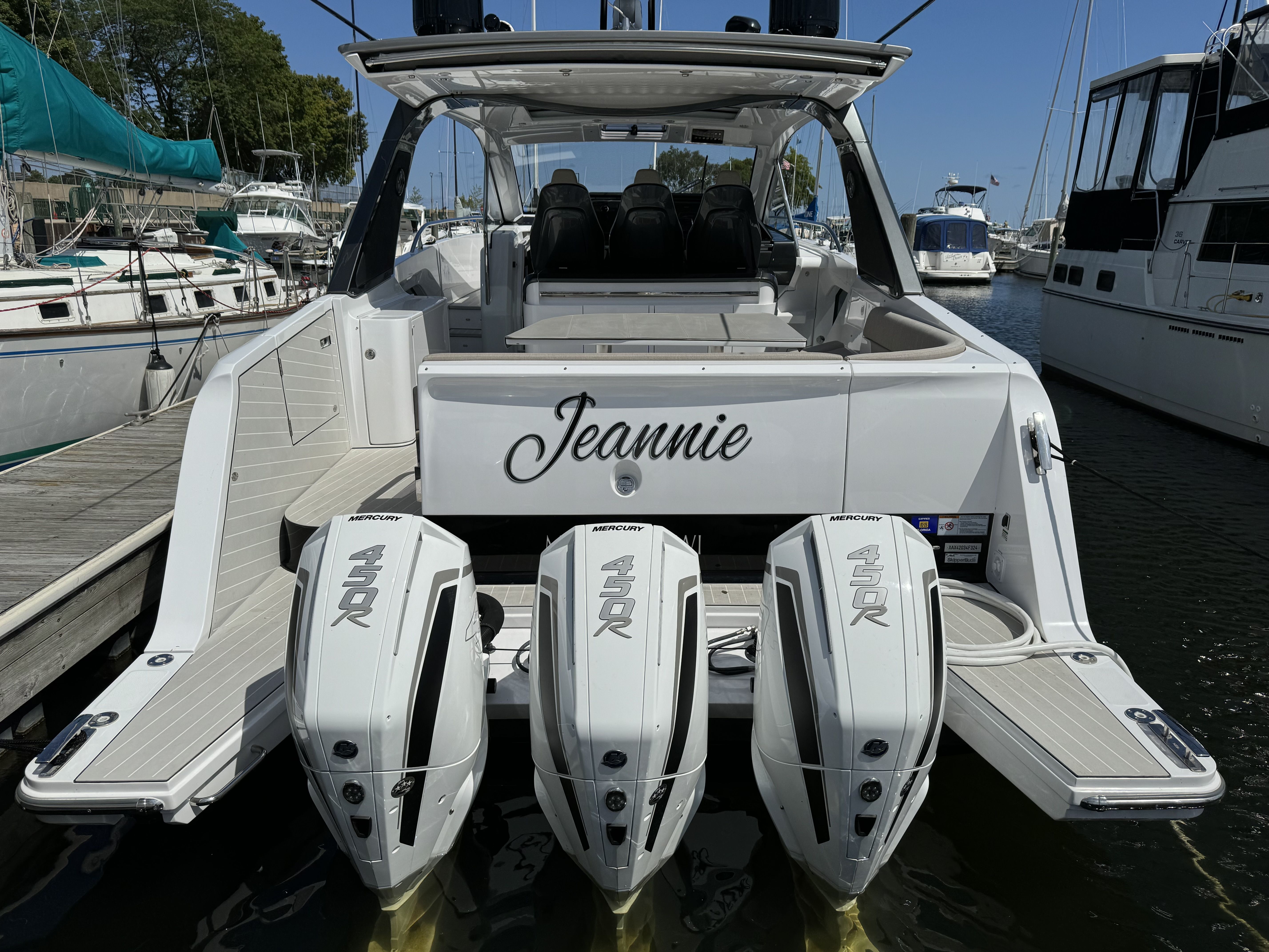 Slide: The Image of Azimut 42 VERVE 2024 - 7