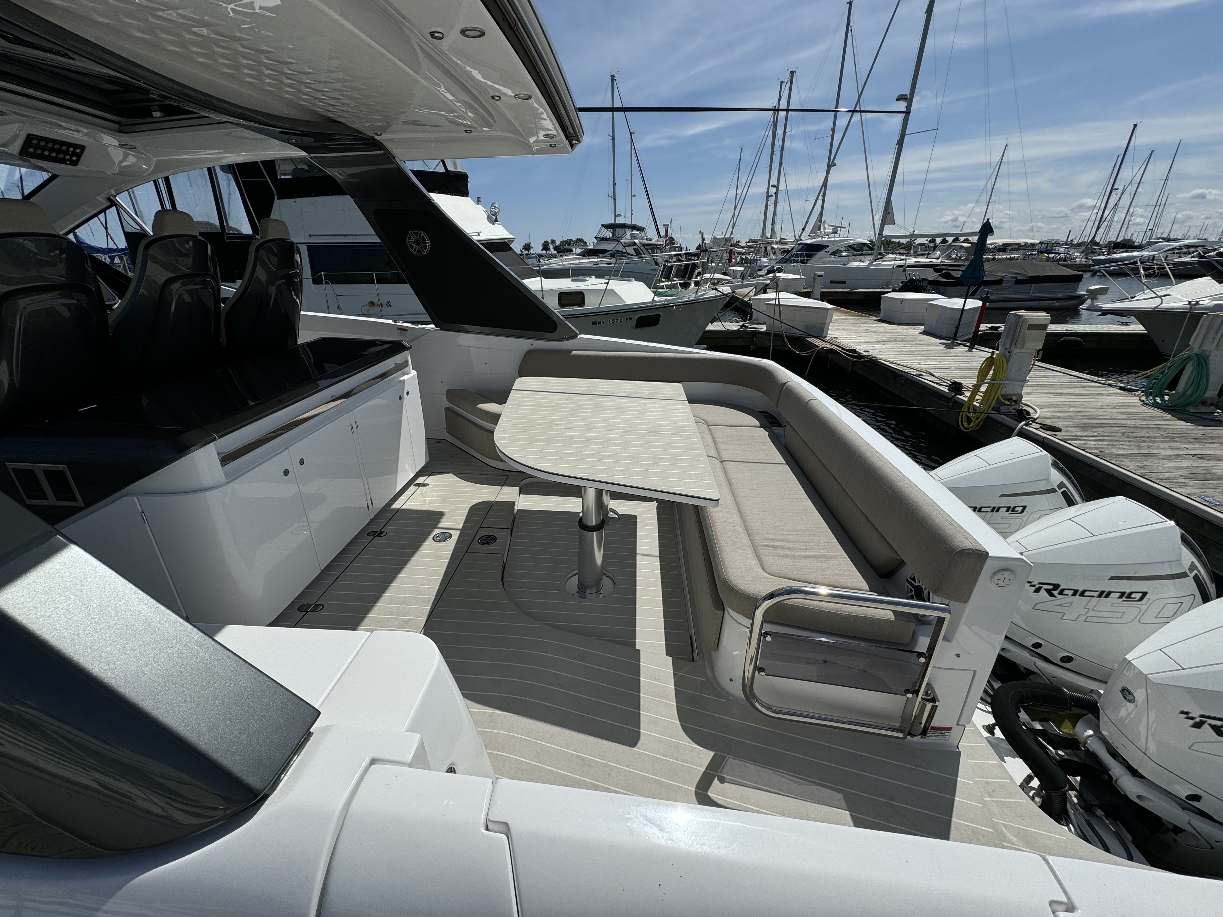 Slide: The Image of Azimut 42 VERVE 2024 - 8