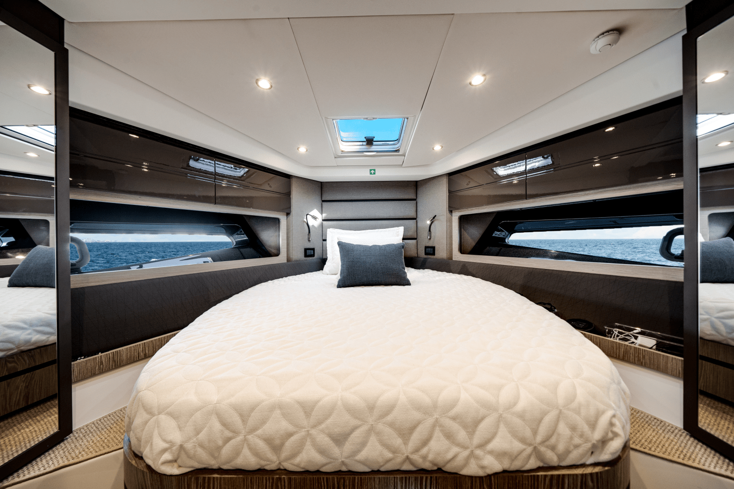 Slide: The Image of Azimut 45 ATLANTIS 2024 - 30