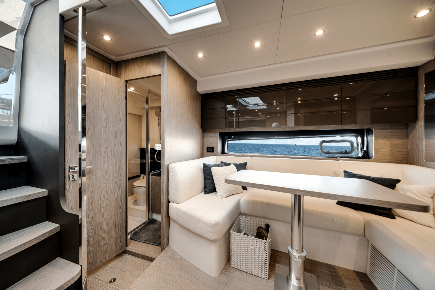 Slide: The Image of Azimut 45 ATLANTIS 2024 - 39