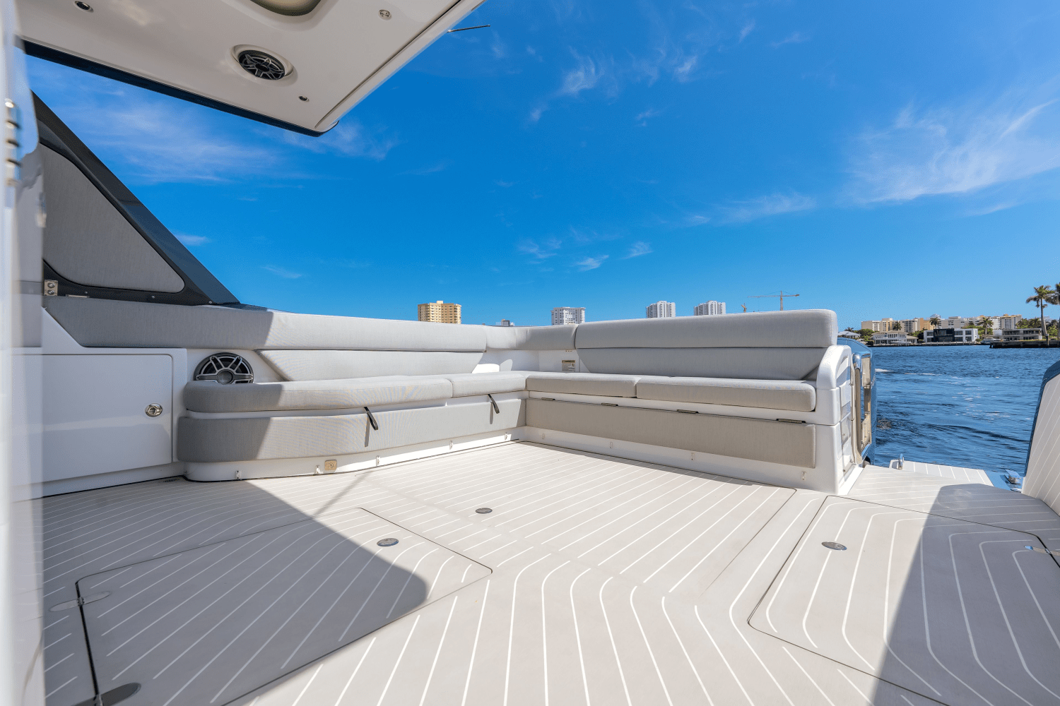 Slide: The Image of Azimut 48 VERVE 2024 - 20