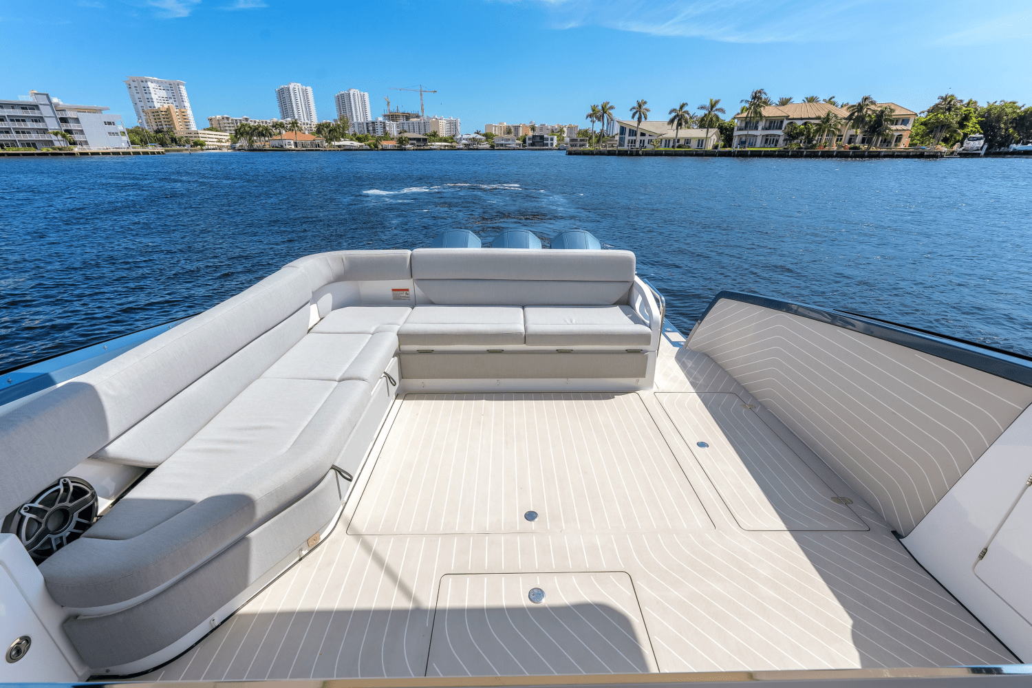 Slide: The Image of Azimut 48 VERVE 2024 - 21