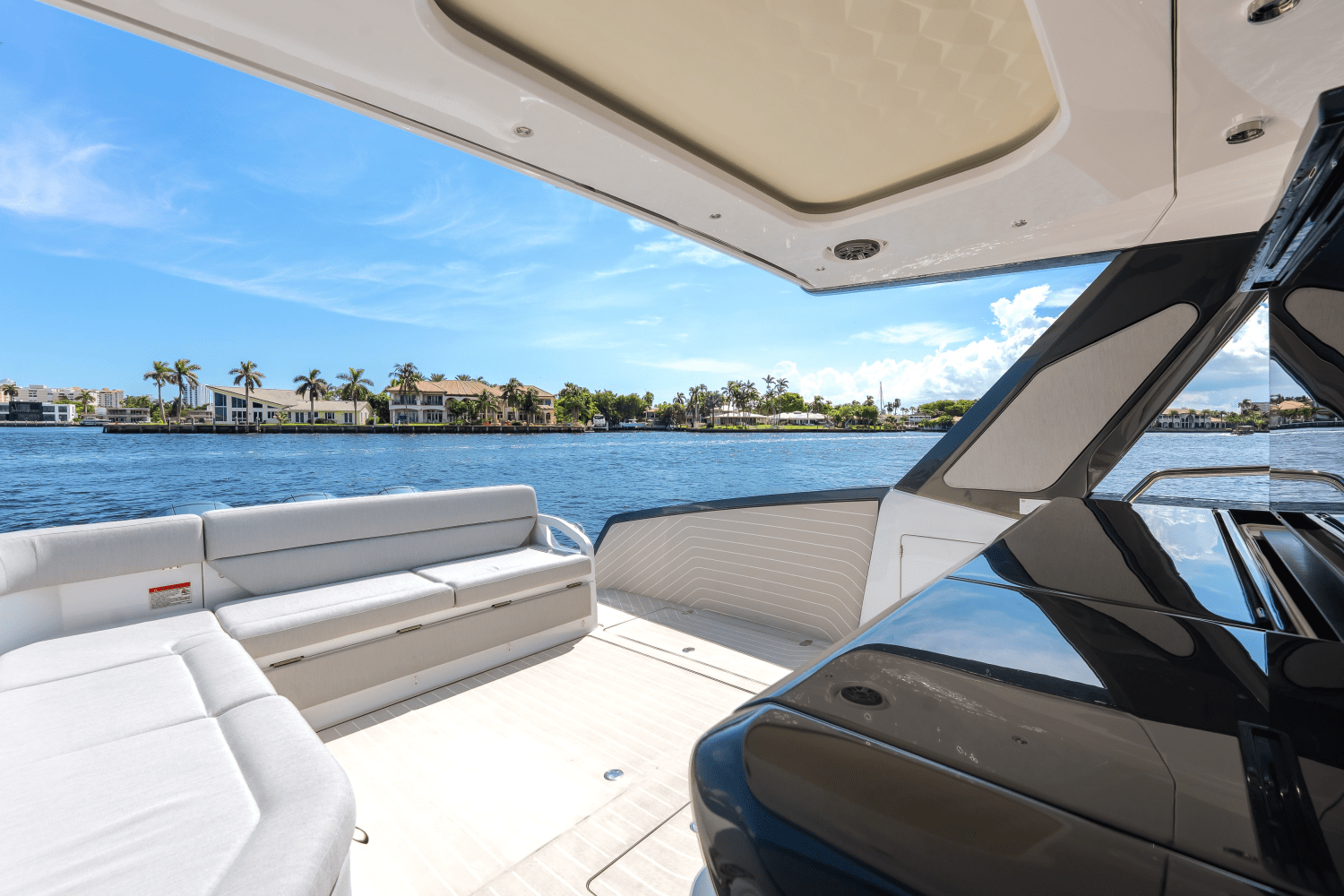 Slide: The Image of Azimut 48 VERVE 2024 - 23