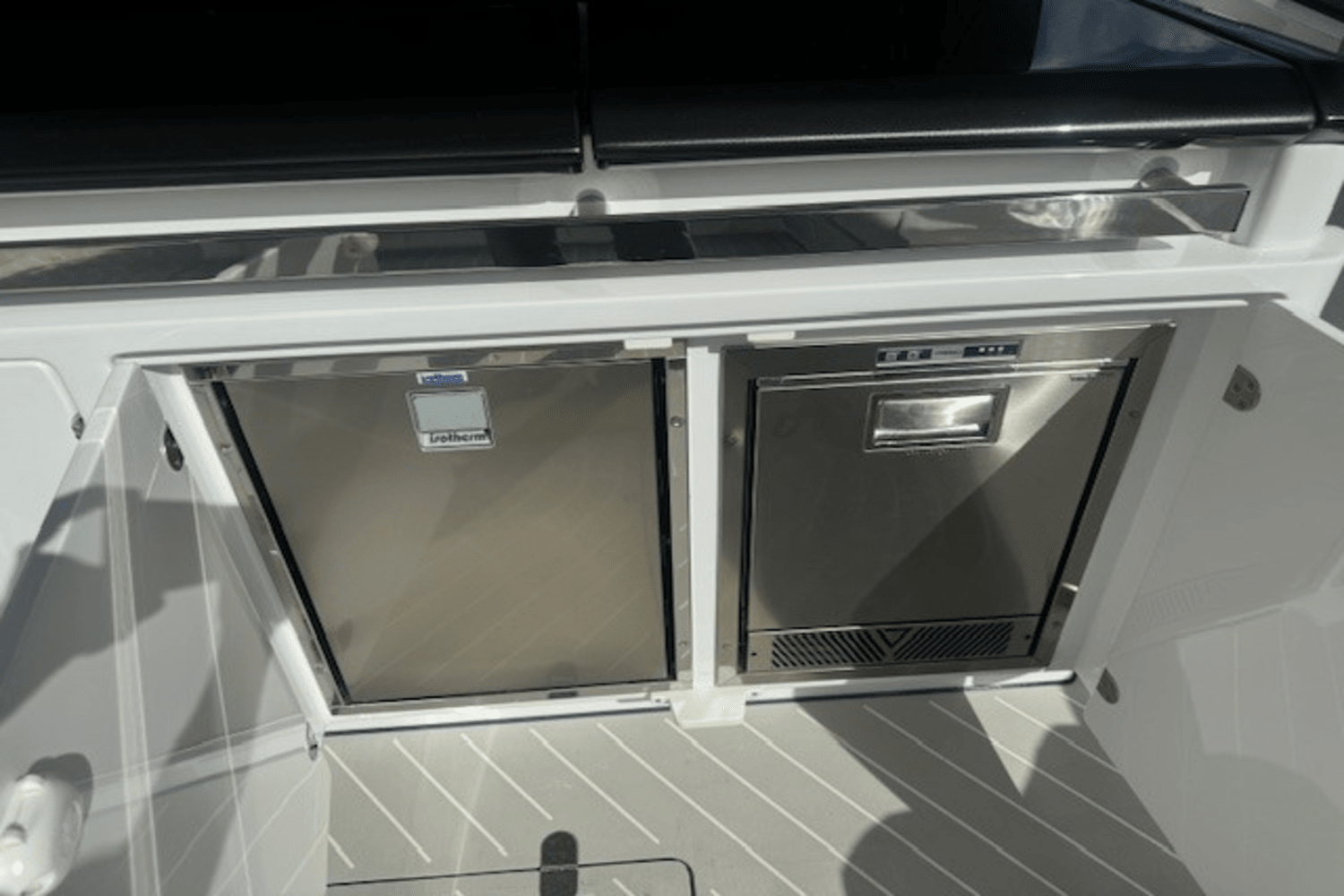 Slide: The Image of Azimut 48 VERVE 2024 - 31