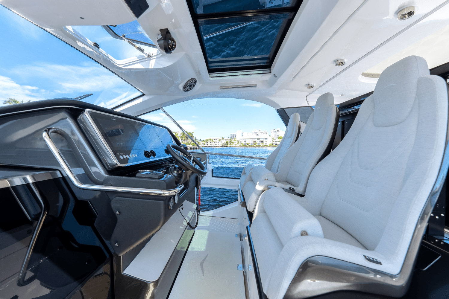 Slide: The Image of Azimut 48 VERVE 2024 - 32