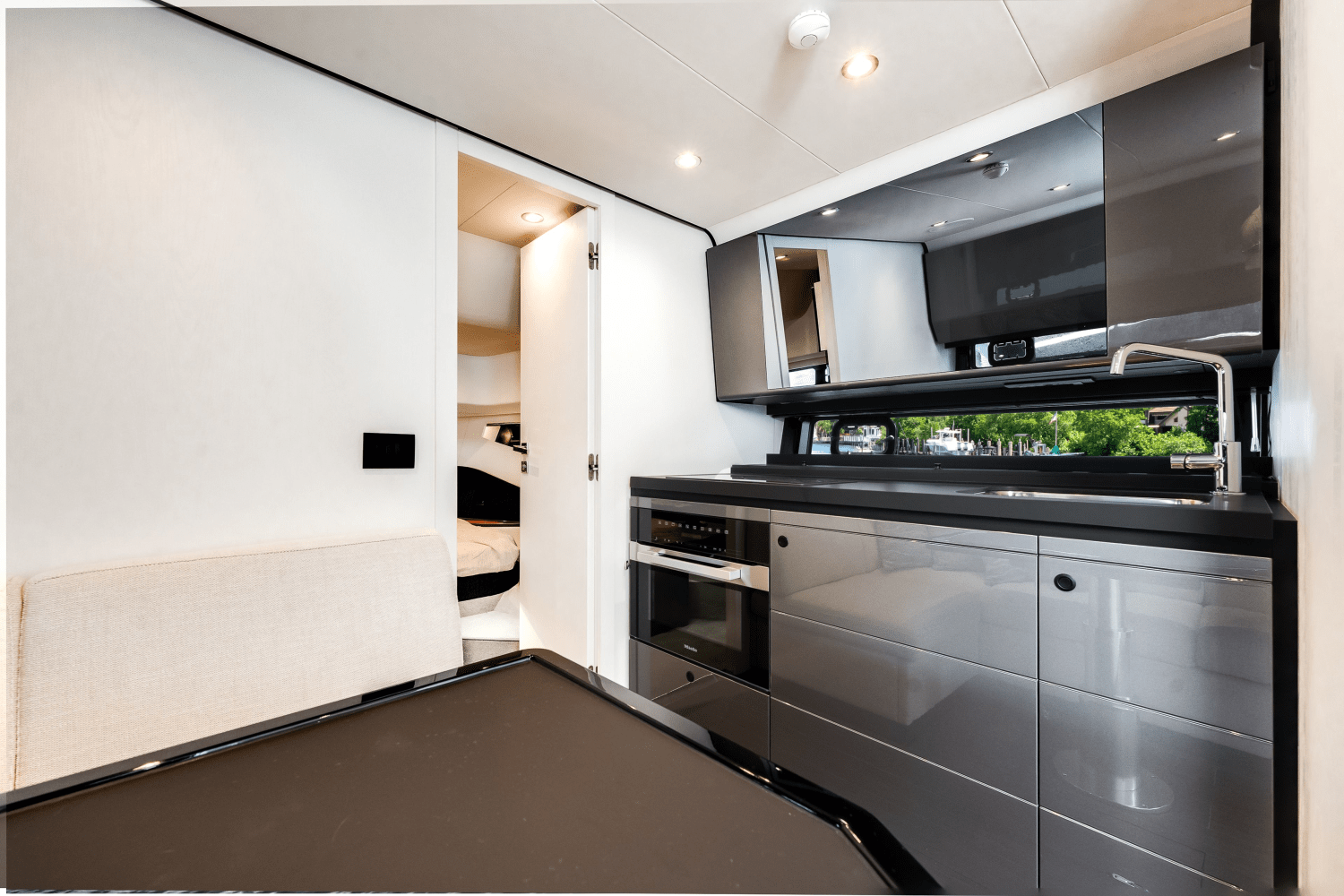 Slide: The Image of Azimut 48 VERVE 2024 - 44