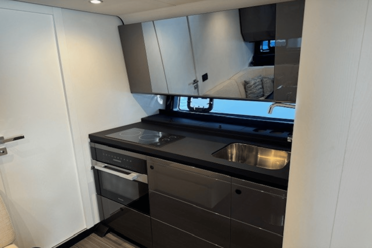 Slide: The Image of Azimut 48 VERVE 2024 - 46