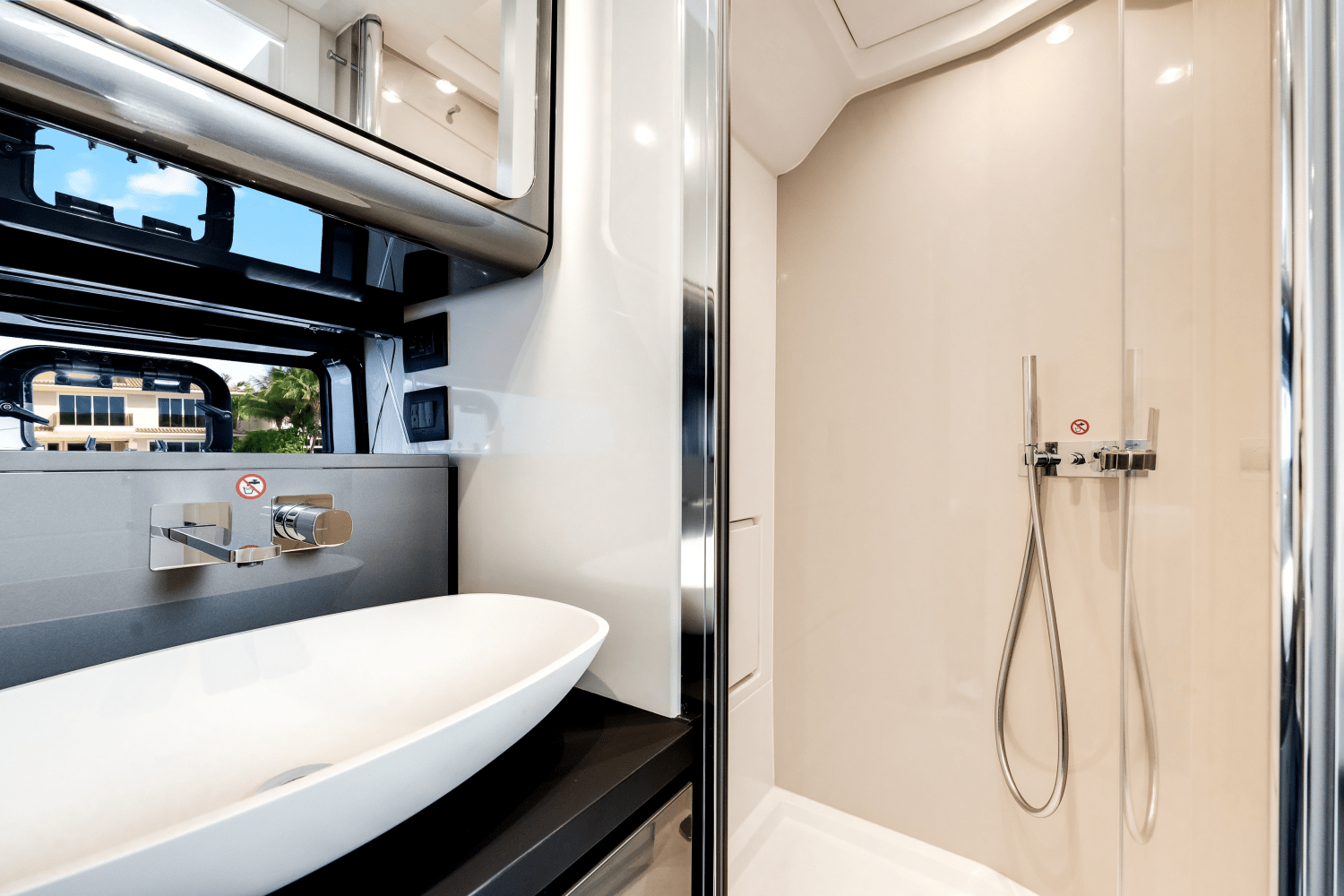 Slide: The Image of Azimut 48 VERVE 2024 - 53