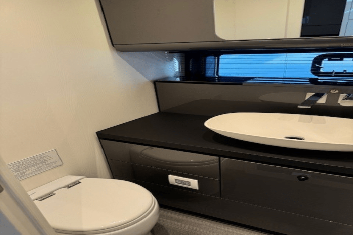 Slide: The Image of Azimut 48 VERVE 2024 - 55