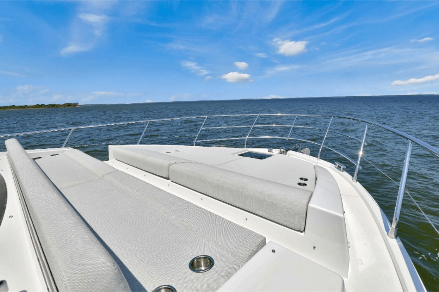 Slide: The Image of Azimut 50 FLY 2020 - 17