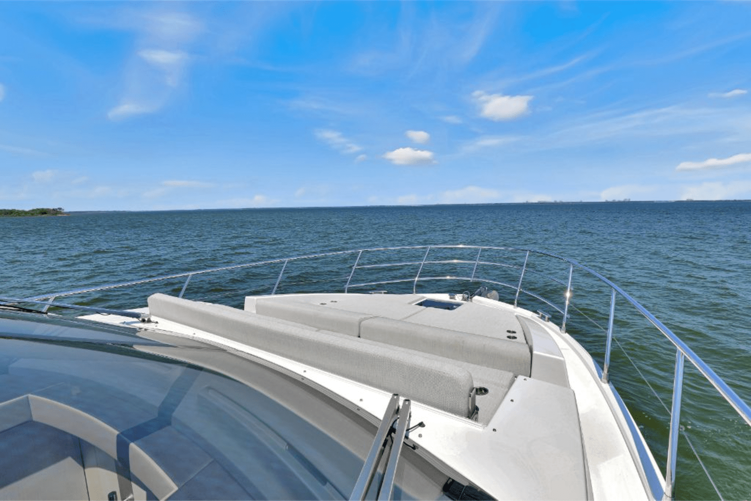 Slide: The Image of Azimut 50 FLY 2020 - 18