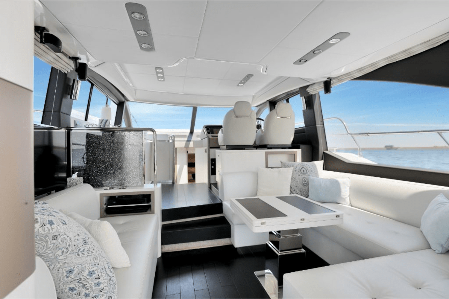 Slide: The Image of Azimut 50 FLY 2020 - 40
