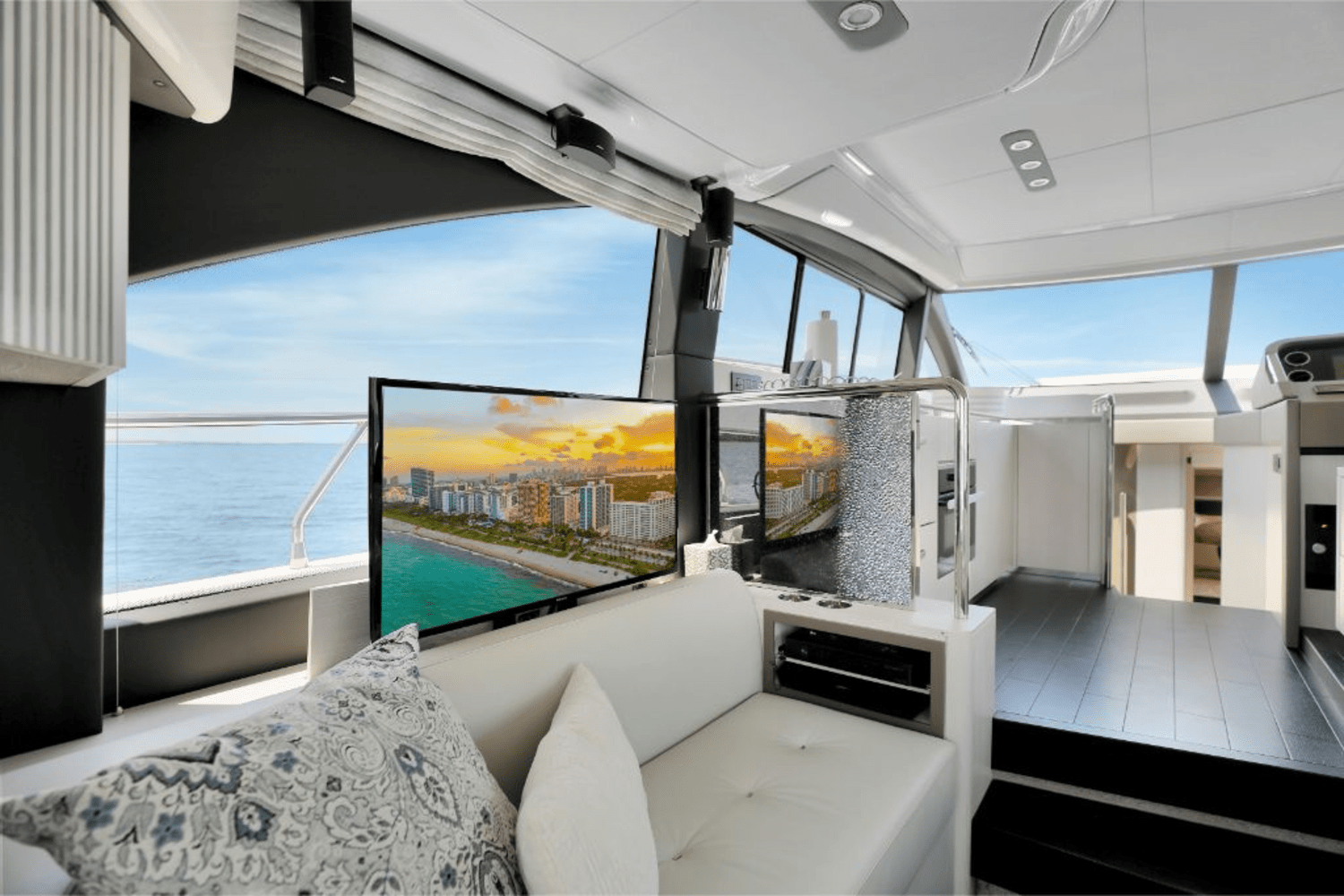 Slide: The Image of Azimut 50 FLY 2020 - 41