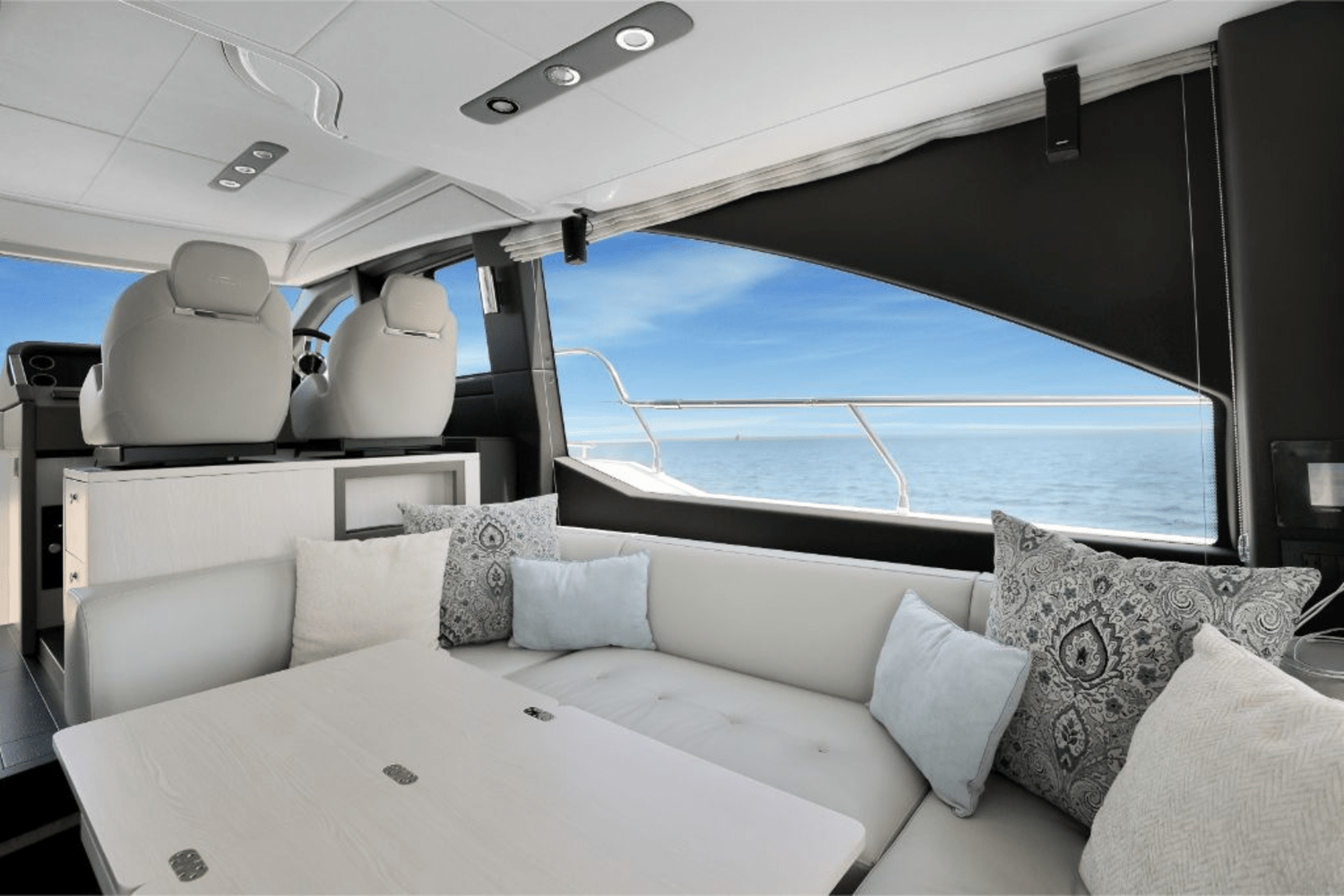 Slide: The Image of Azimut 50 FLY 2020 - 43