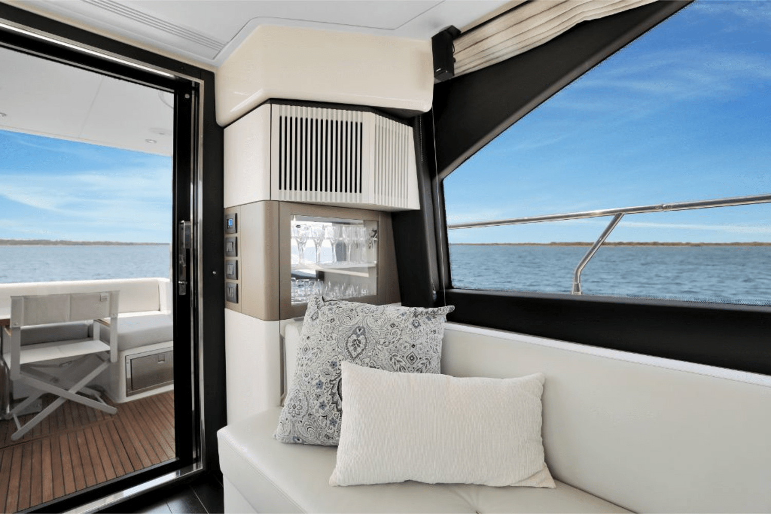 Slide: The Image of Azimut 50 FLY 2020 - 47