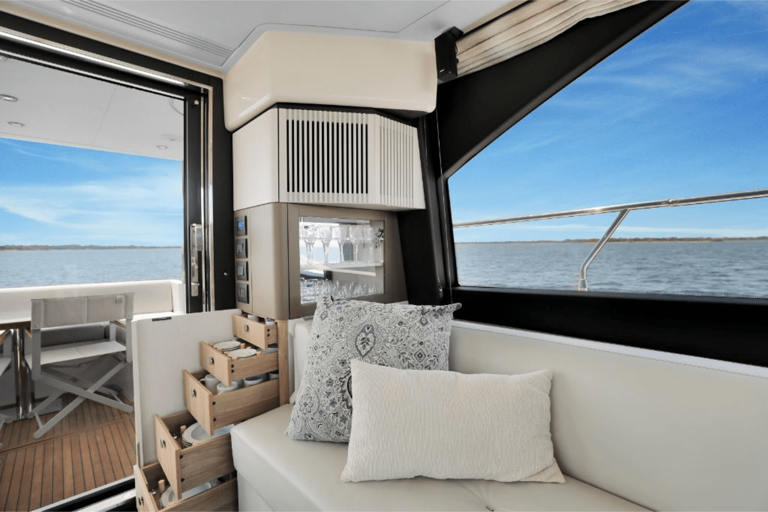 Slide: The Image of Azimut 50 FLY 2020 - 48
