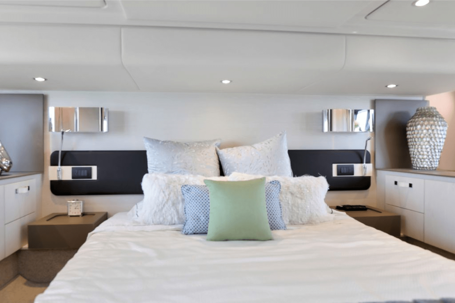 Slide: The Image of Azimut 50 FLY 2020 - 63