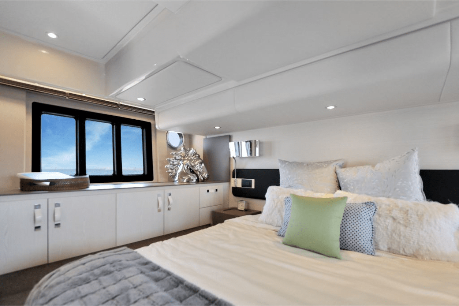 Slide: The Image of Azimut 50 FLY 2020 - 65