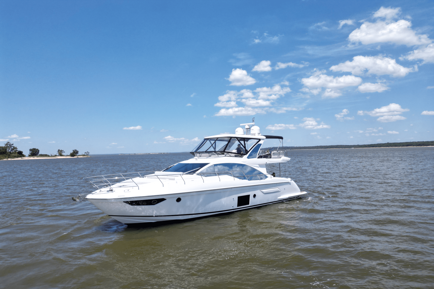 Slide: The Image of Azimut 50 FLY 2020 - 7