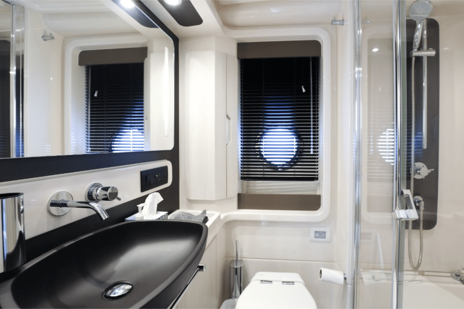 Slide: The Image of Azimut 50 FLY 2020 - 73