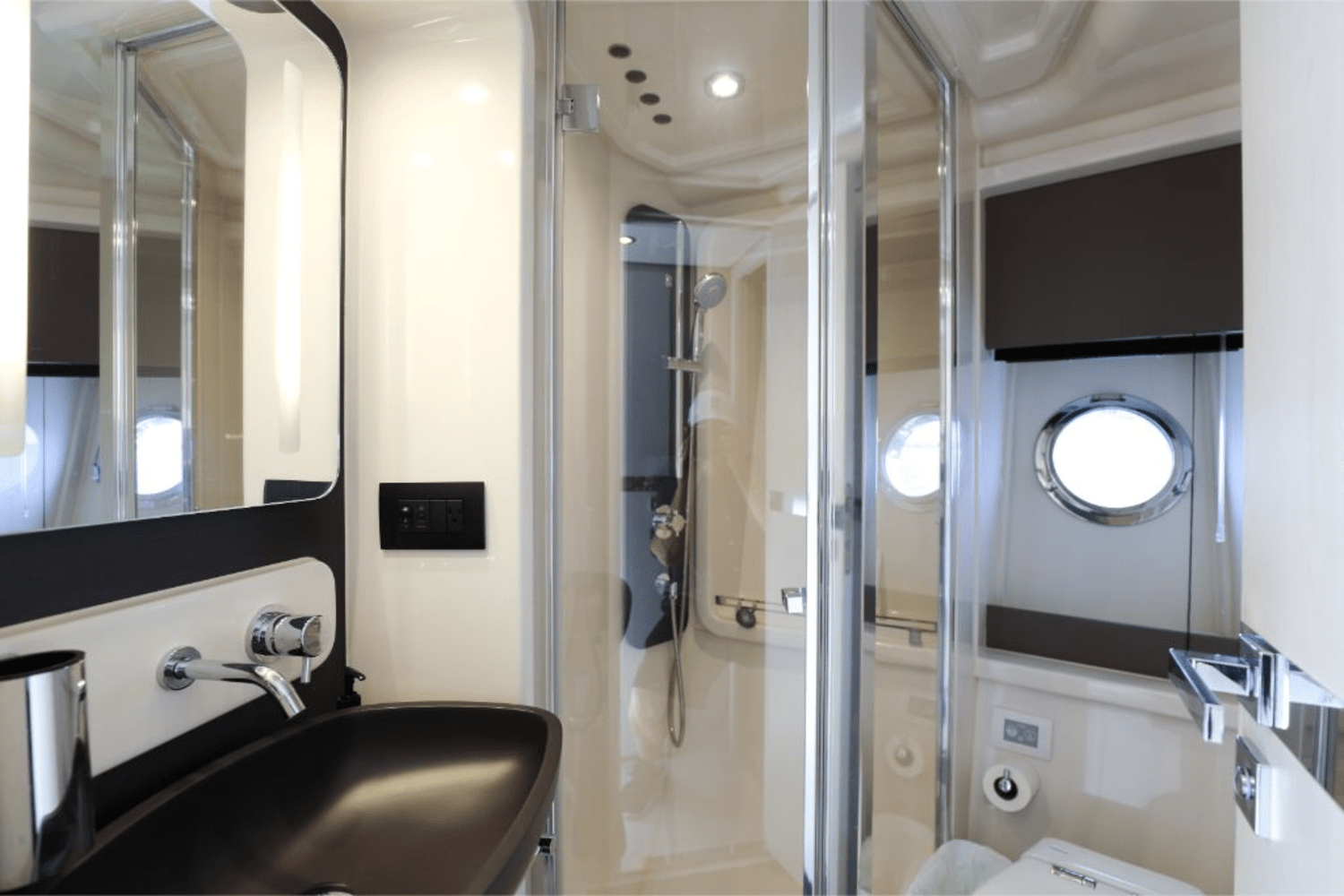 Slide: The Image of Azimut 50 FLY 2020 - 75