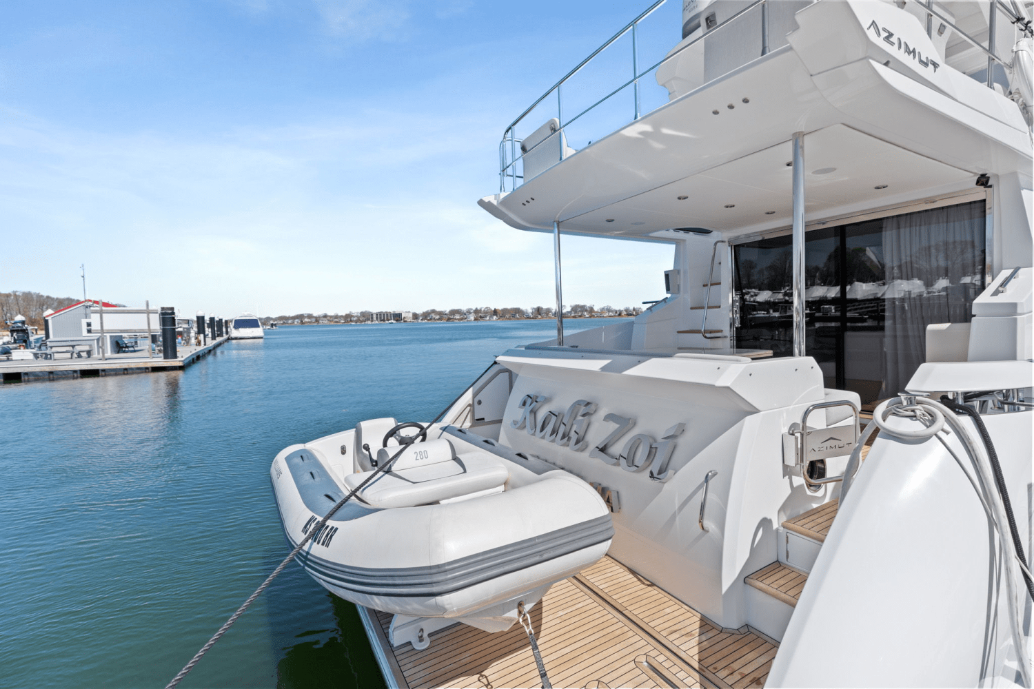 Slide: The Image of Azimut 50 FLYBRIDGE 2022 - 14