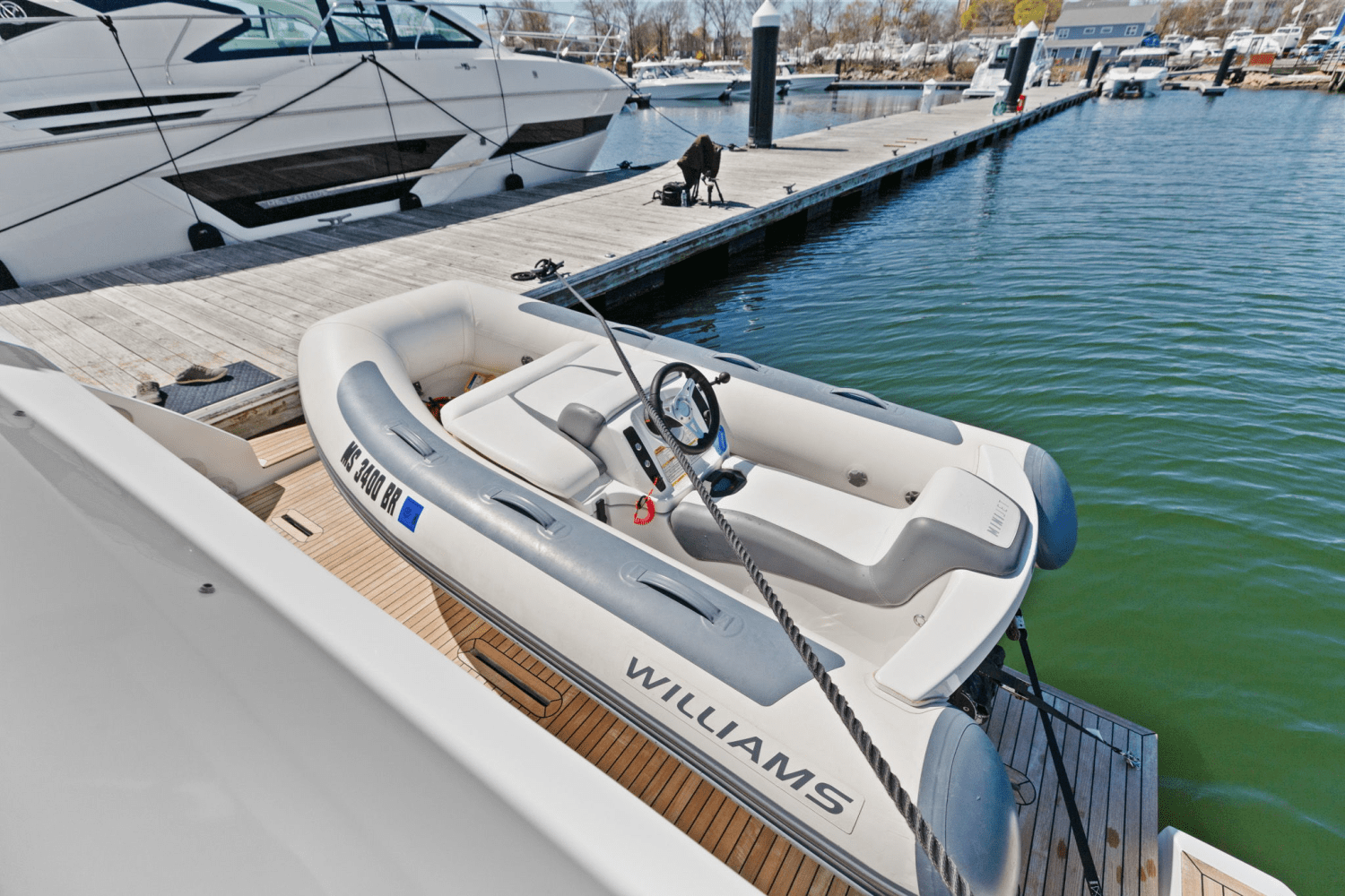 Slide: The Image of Azimut 50 FLYBRIDGE 2022 - 16
