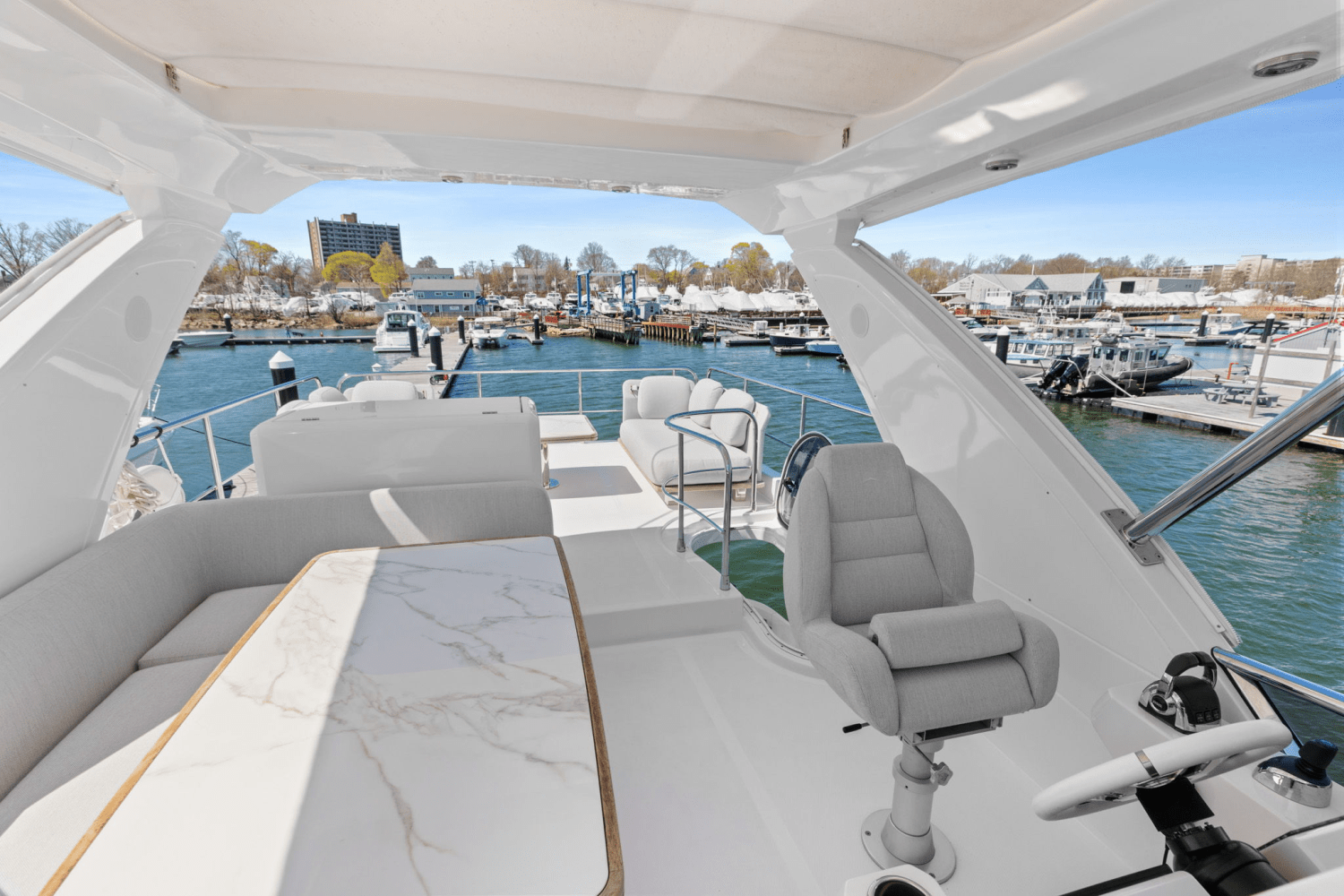 Slide: The Image of Azimut 50 FLYBRIDGE 2022 - 24