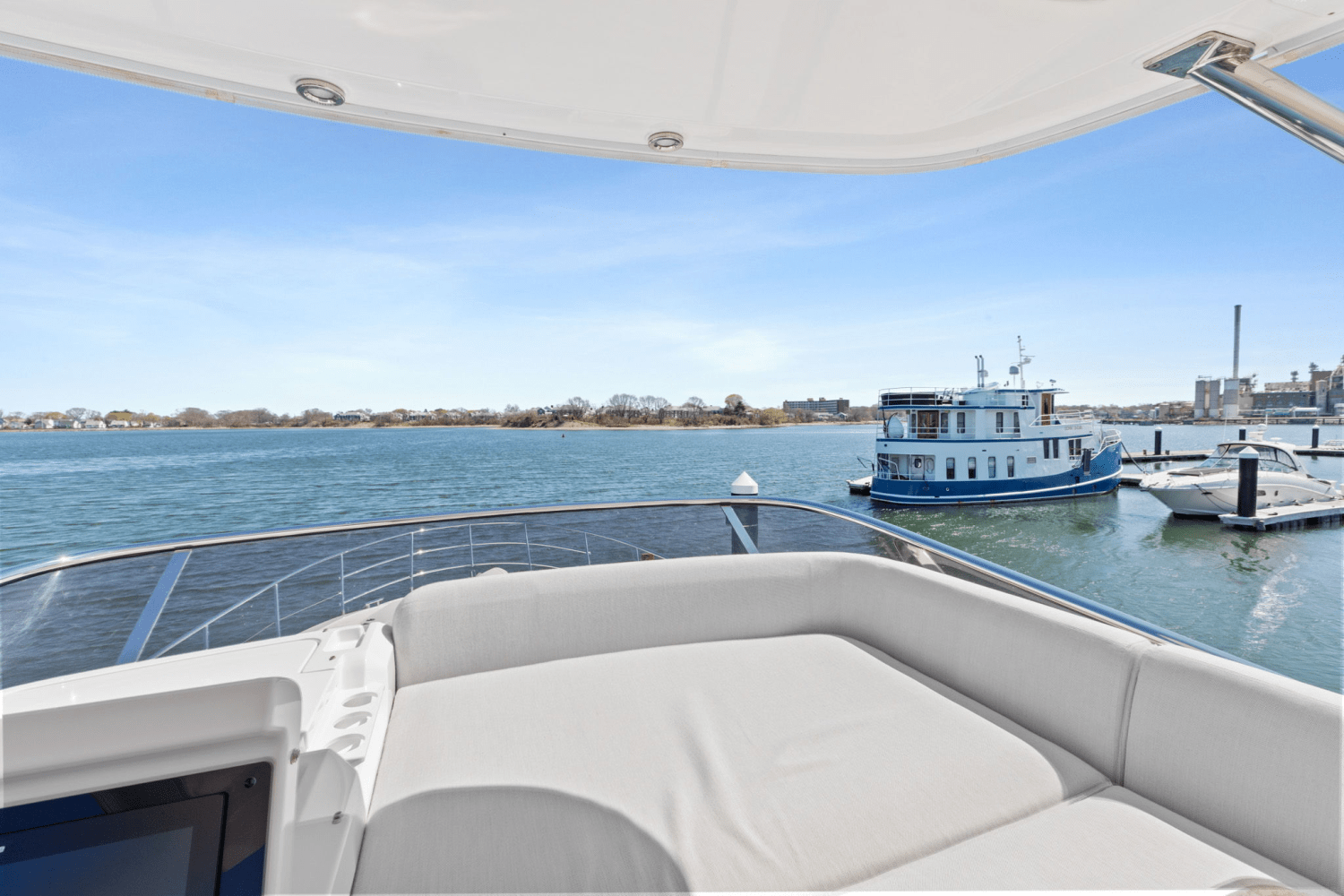 Slide: The Image of Azimut 50 FLYBRIDGE 2022 - 27