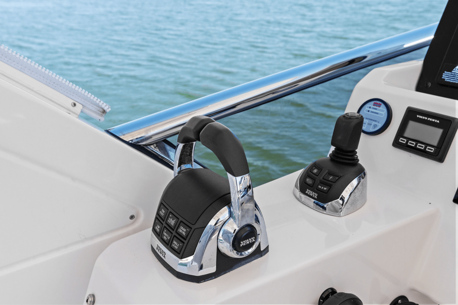 Slide: The Image of Azimut 50 FLYBRIDGE 2022 - 33