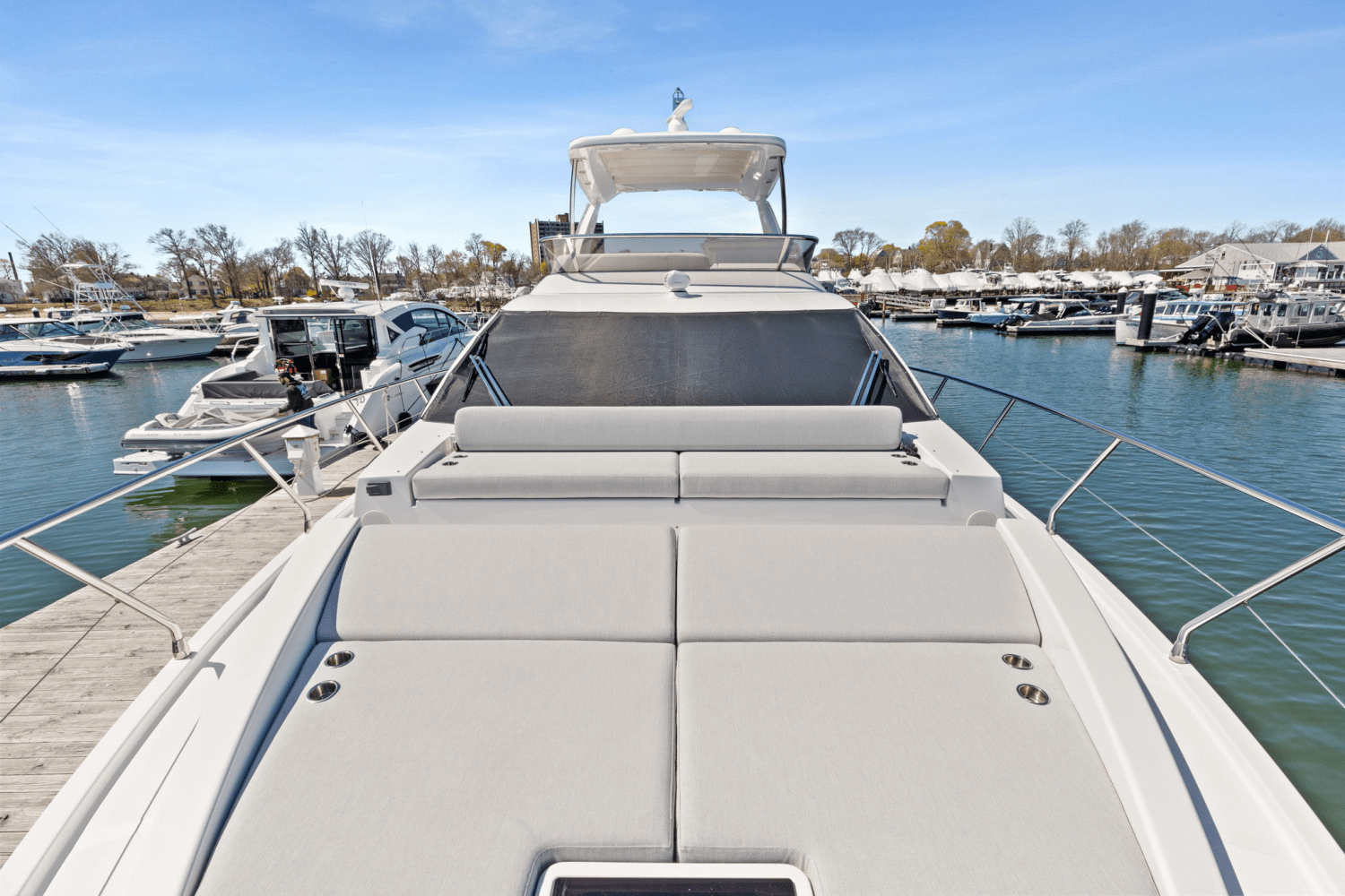 Slide: The Image of Azimut 50 FLYBRIDGE 2022 - 40