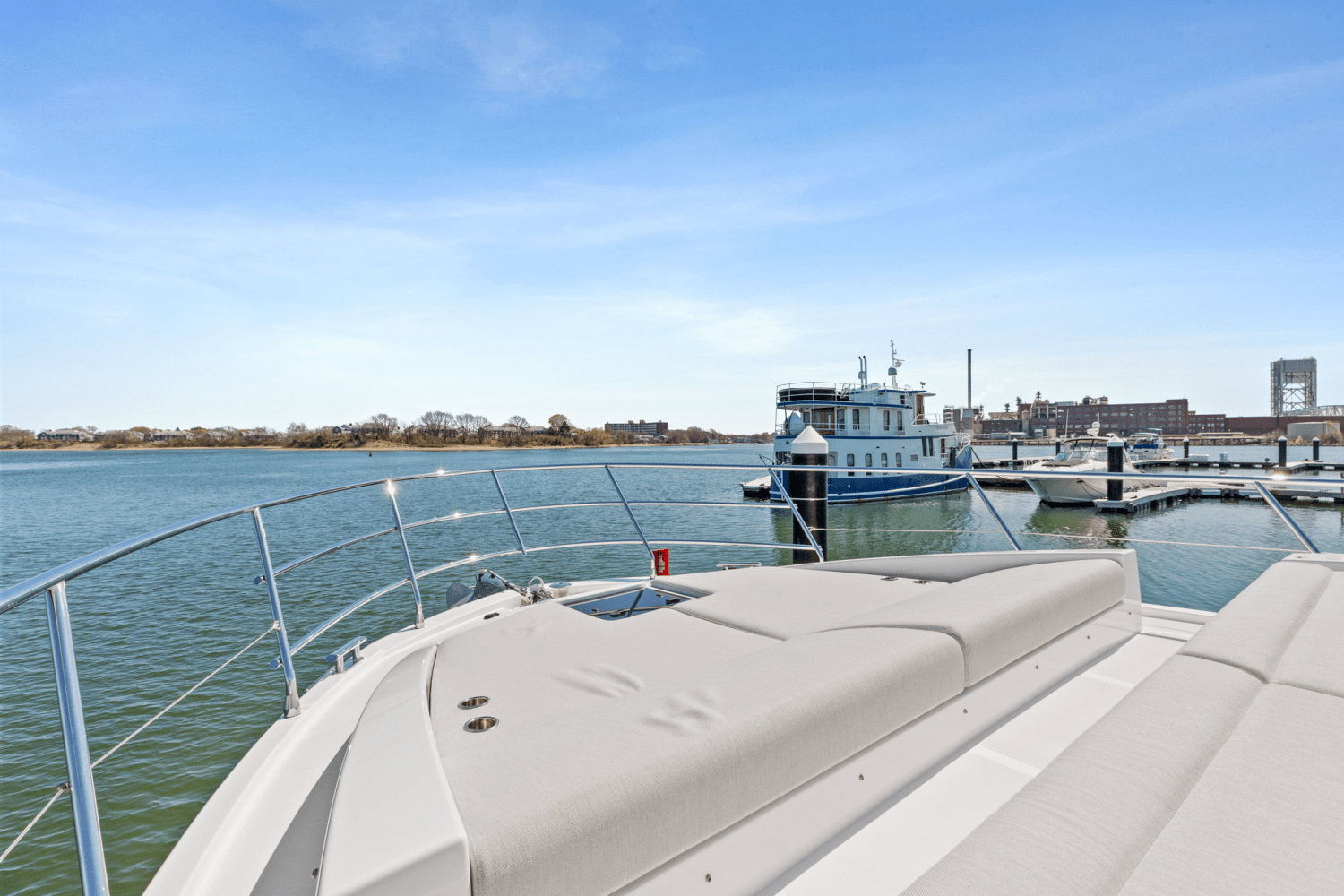 Slide: The Image of Azimut 50 FLYBRIDGE 2022 - 43