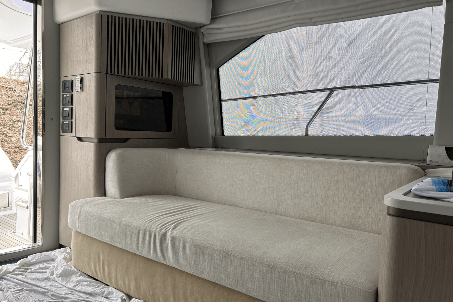 Slide: The Image of Azimut 50 FLYBRIDGE 2022 - 44