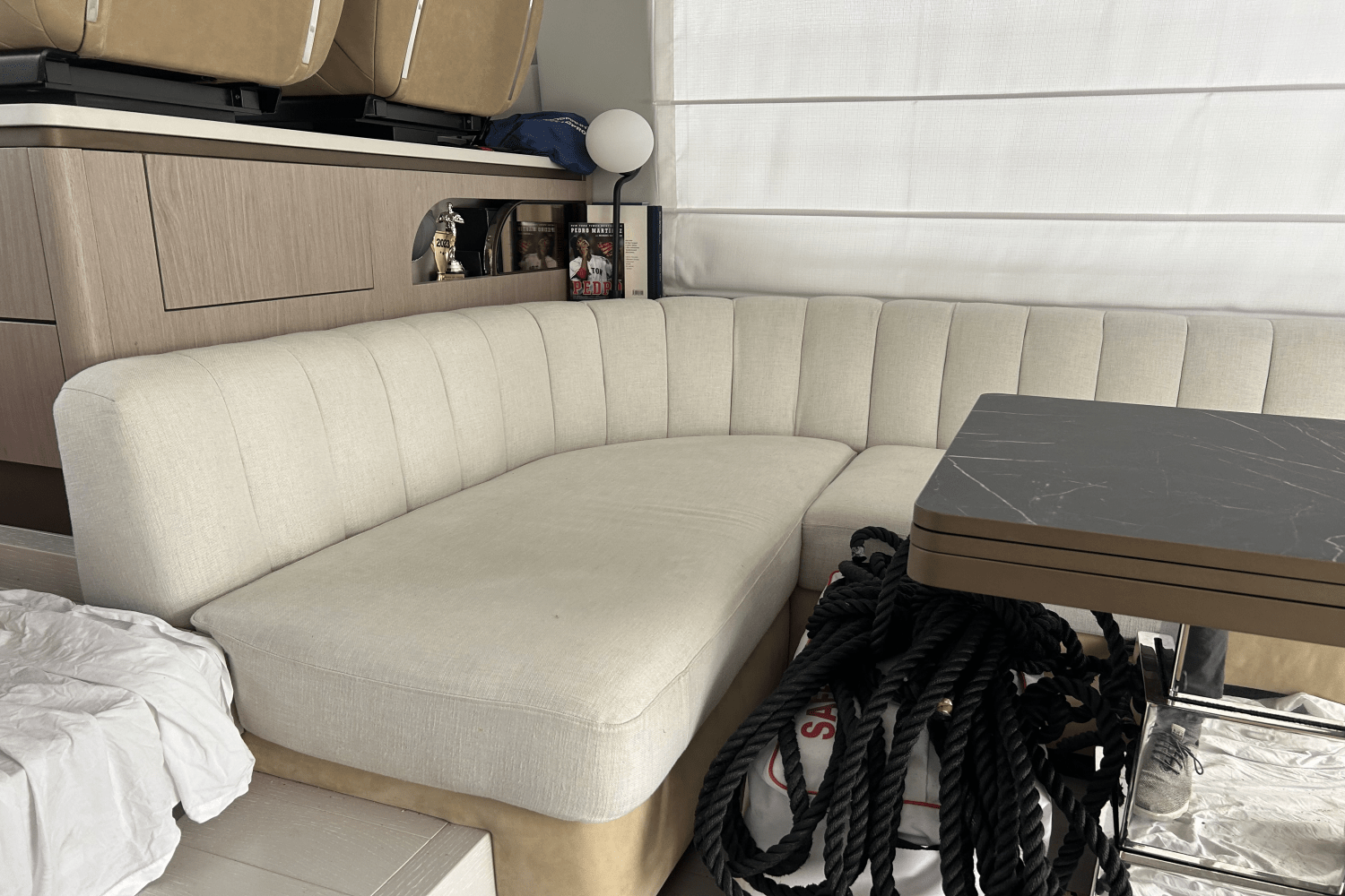 Slide: The Image of Azimut 50 FLYBRIDGE 2022 - 46