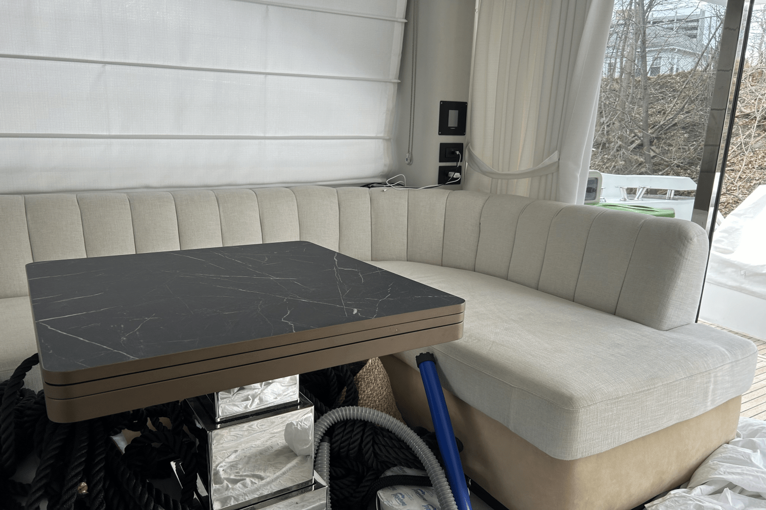 Slide: The Image of Azimut 50 FLYBRIDGE 2022 - 47