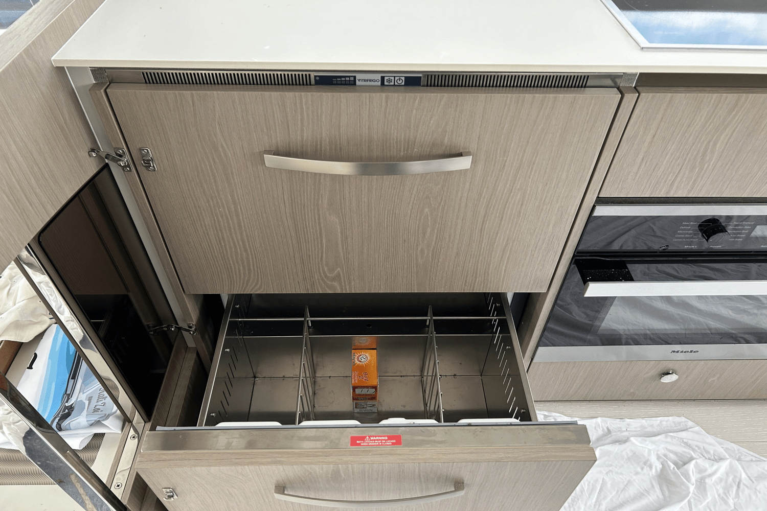 Slide: The Image of Azimut 50 FLYBRIDGE 2022 - 51