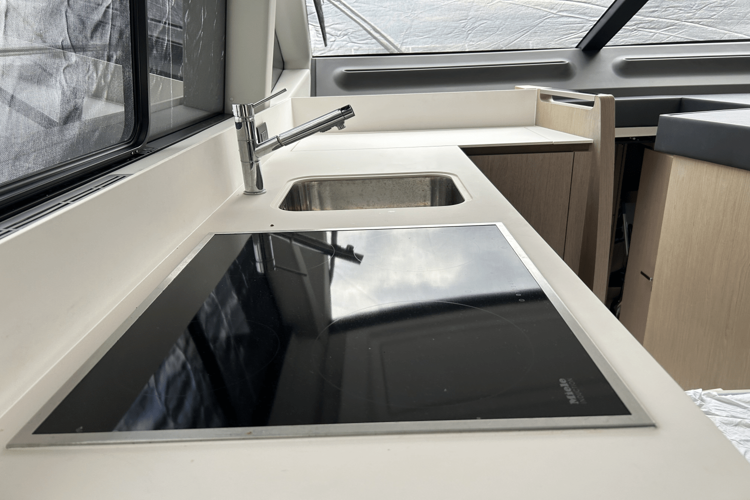 Slide: The Image of Azimut 50 FLYBRIDGE 2022 - 53