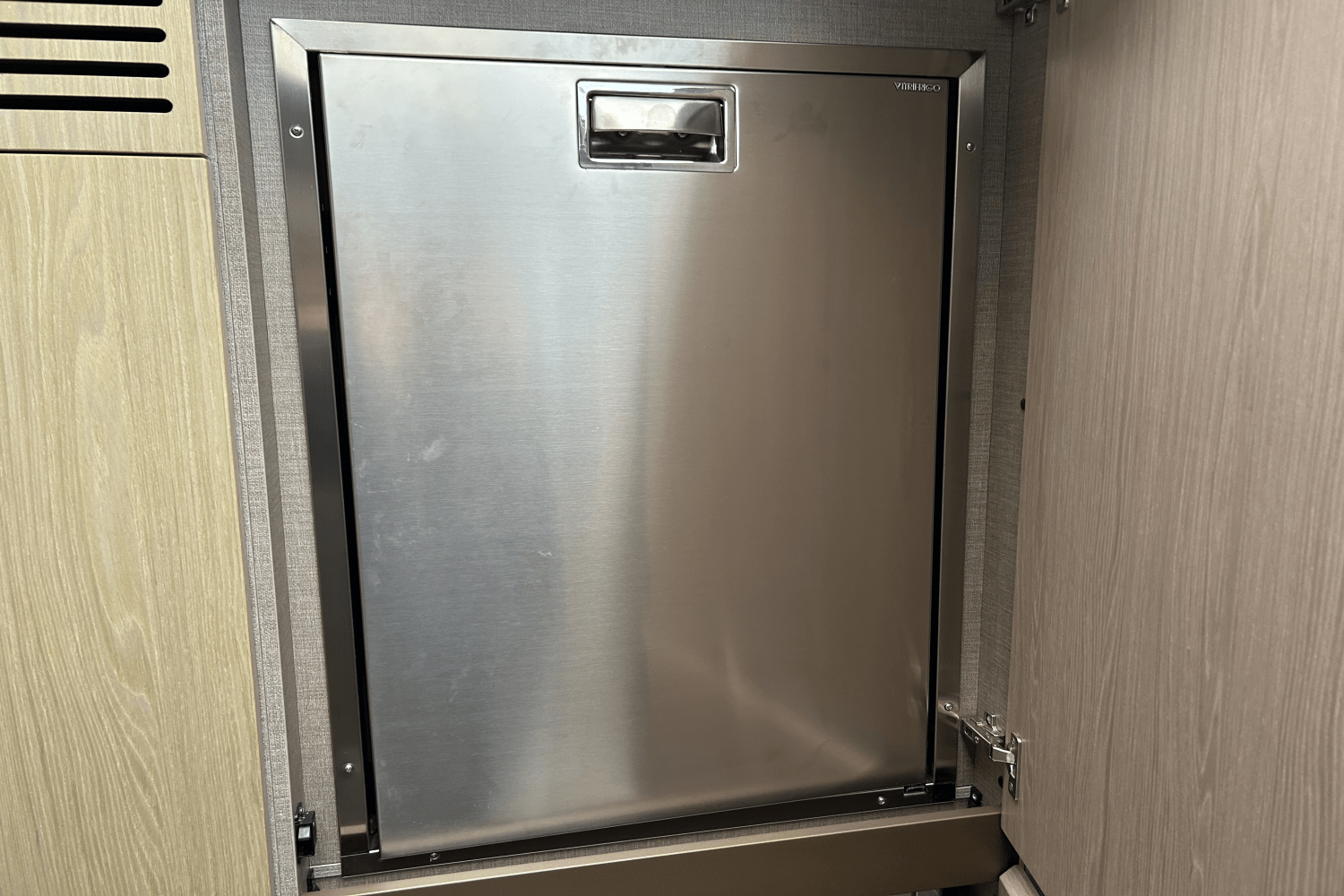 Slide: The Image of Azimut 50 FLYBRIDGE 2022 - 65