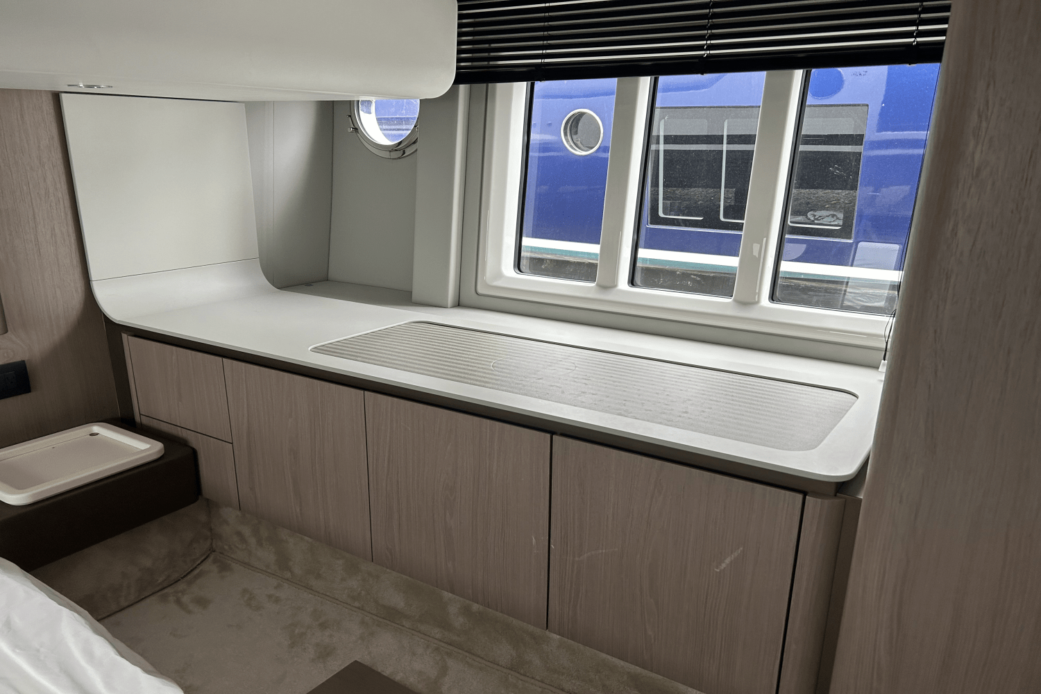 Slide: The Image of Azimut 50 FLYBRIDGE 2022 - 67